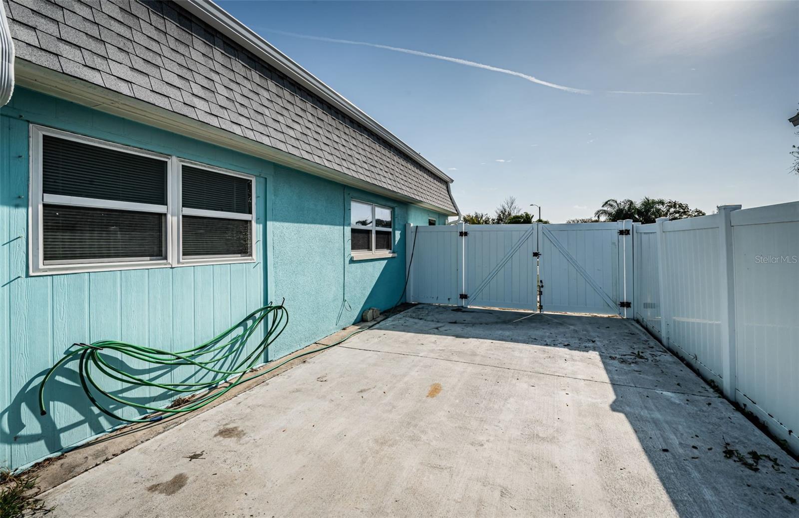 3627 GRAYTON DR — photo 46