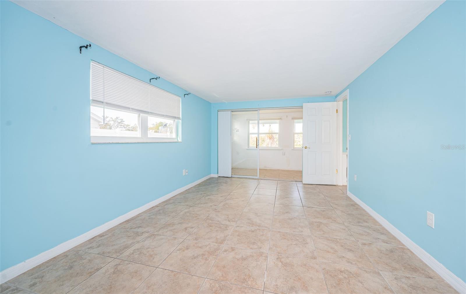 3627 GRAYTON DR — photo 27