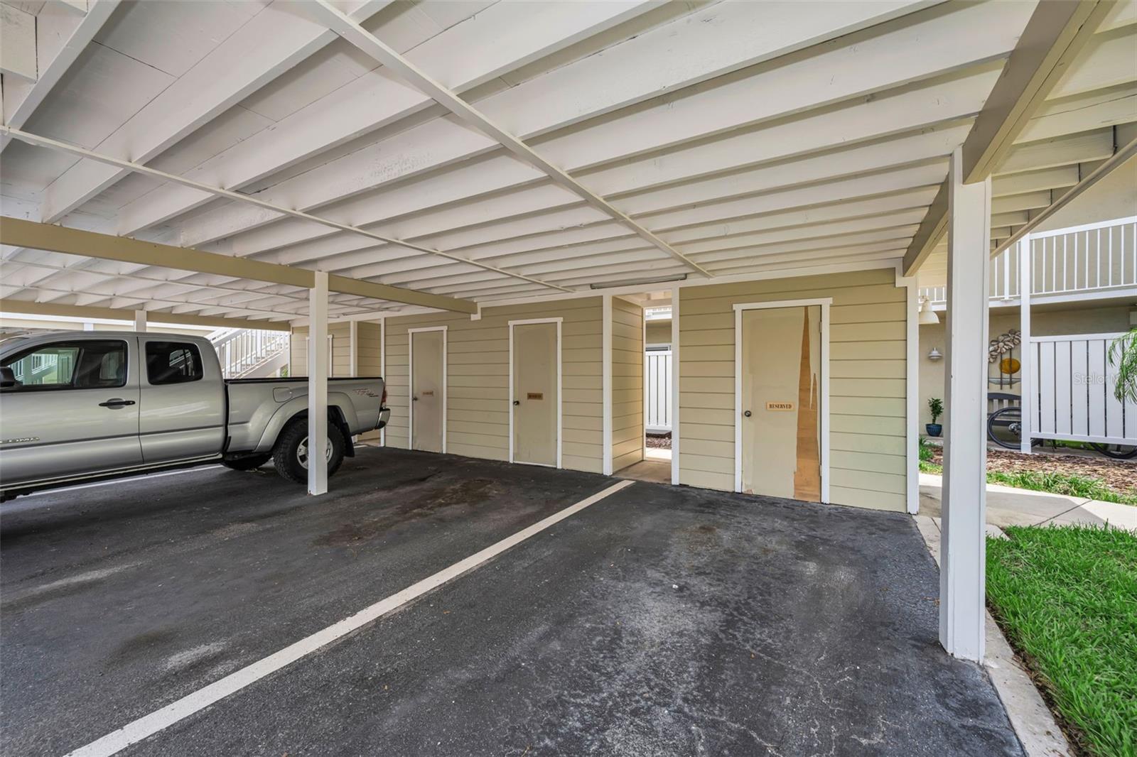 433 S PAULA DR #32 — photo 4