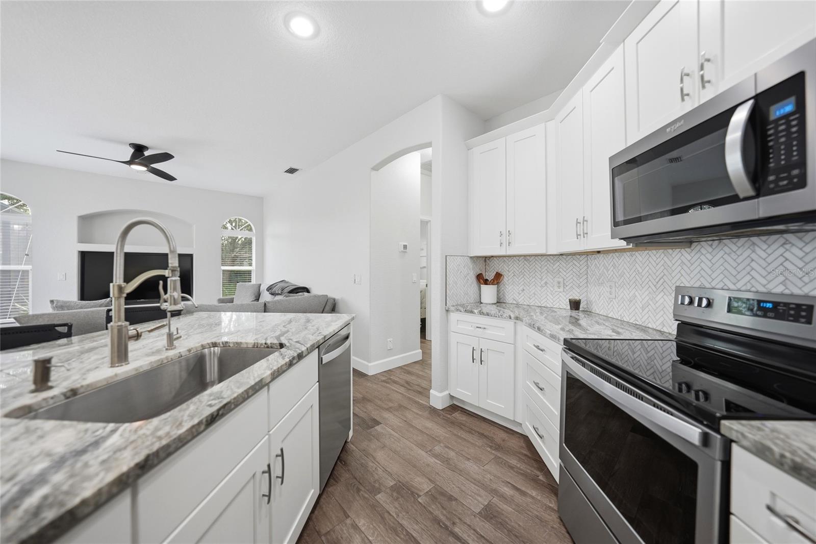 2880 VOGLER LN — photo 9