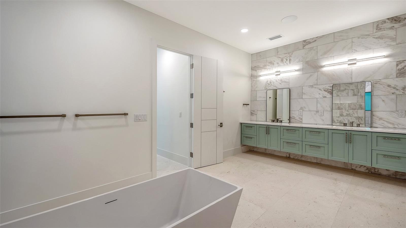 1516 RIDGEWOOD LN — photo 36