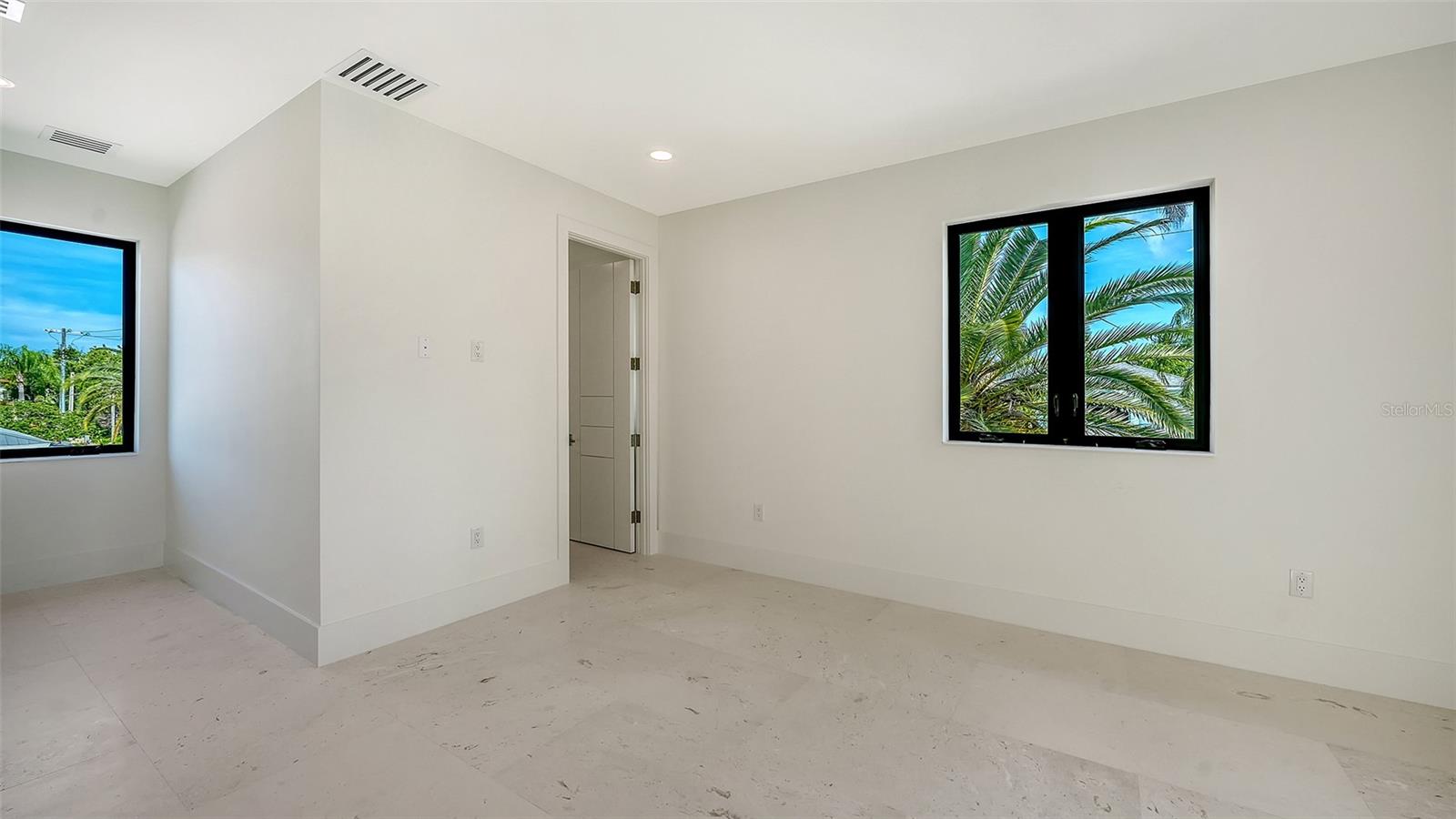 1516 RIDGEWOOD LN — photo 39