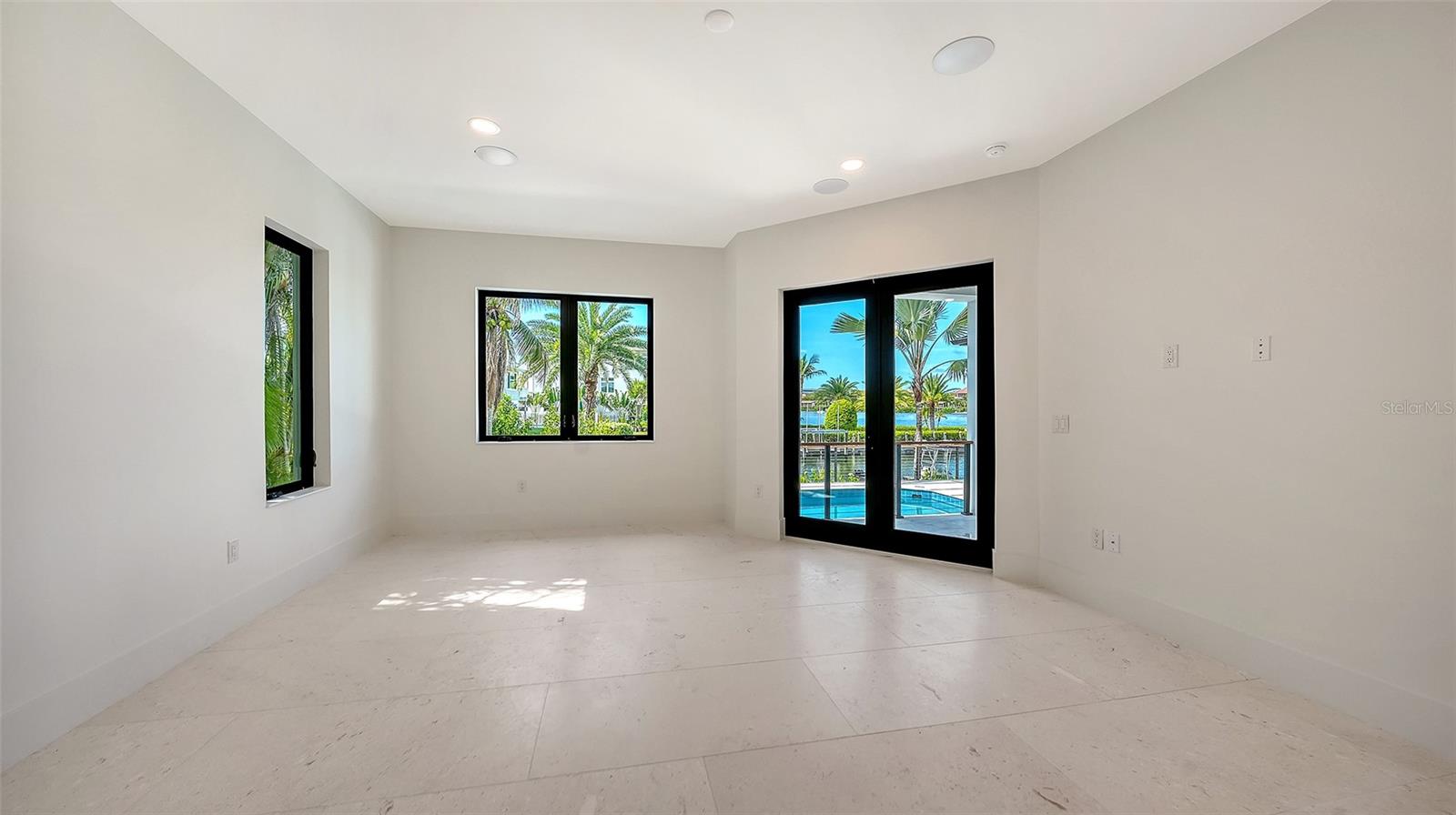 1516 RIDGEWOOD LN — photo 31