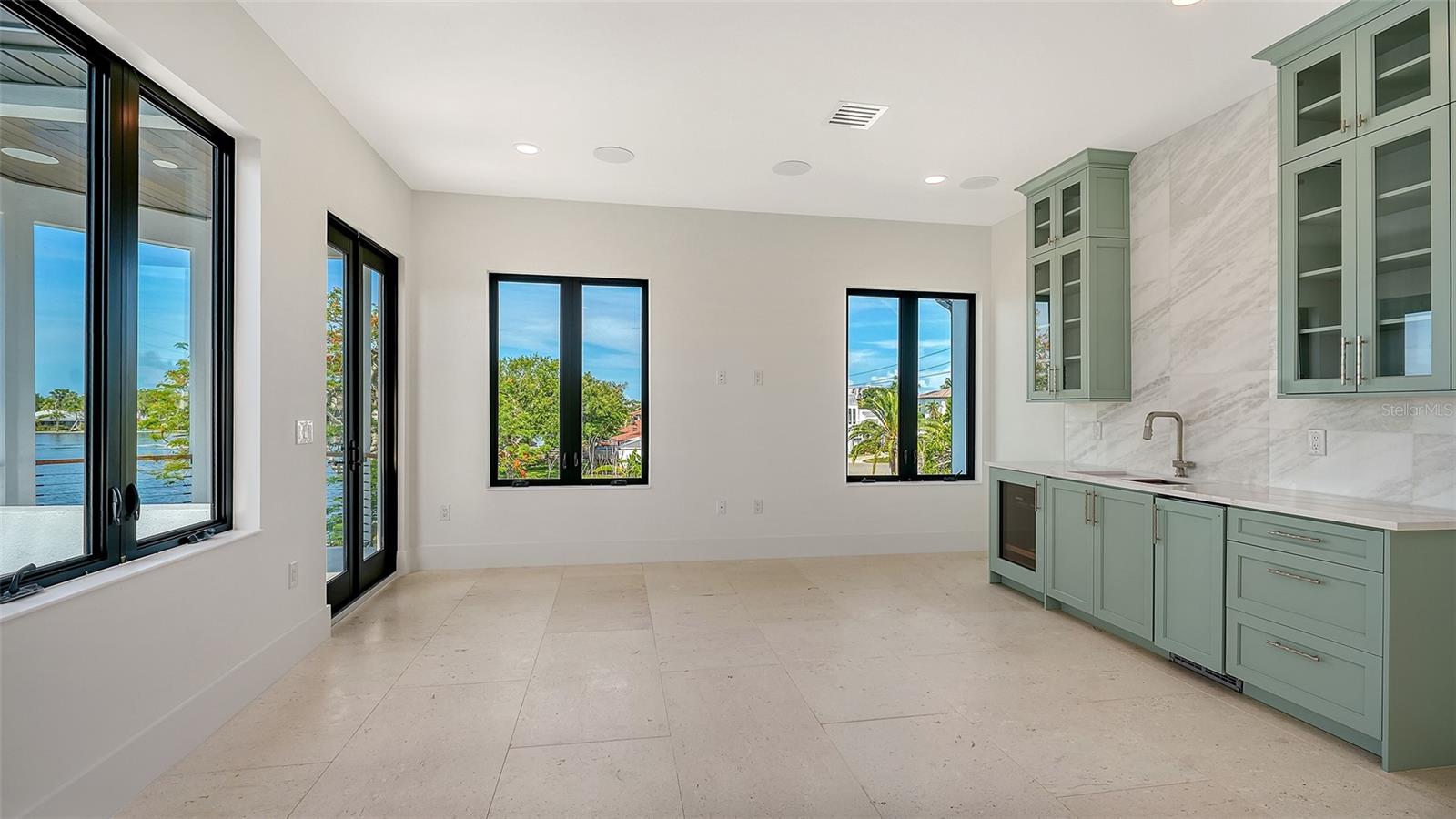 1516 RIDGEWOOD LN — photo 46