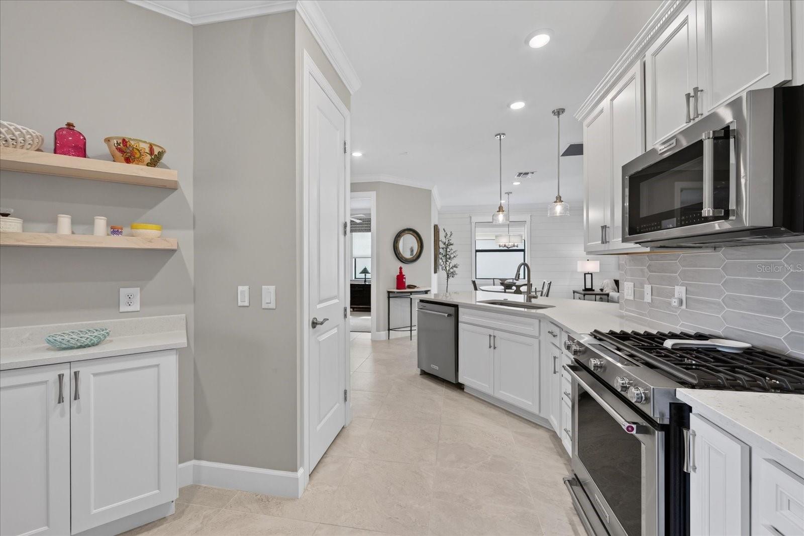 7653 SUMMERLAND CV — photo 9