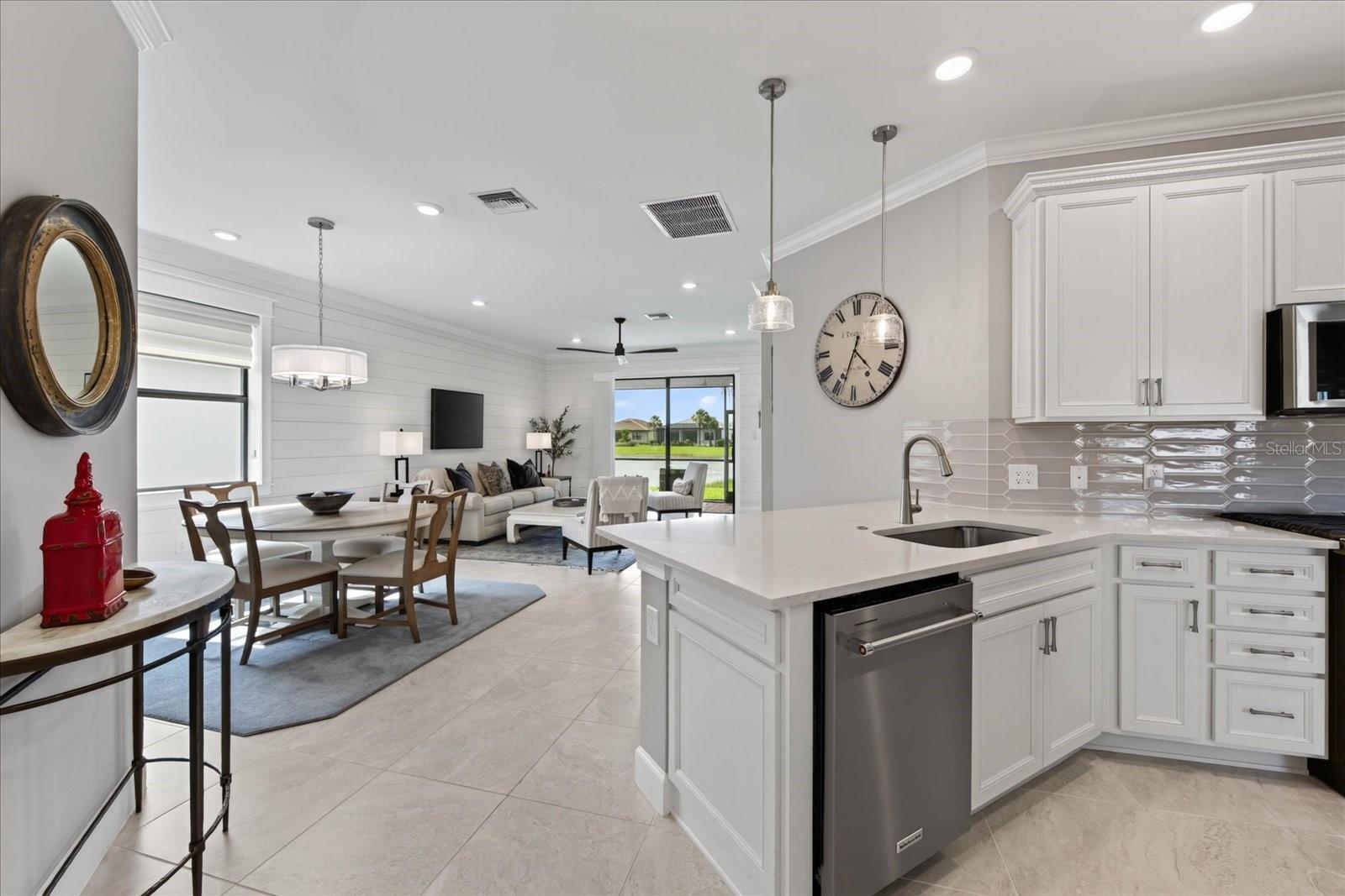 7653 SUMMERLAND CV — photo 10