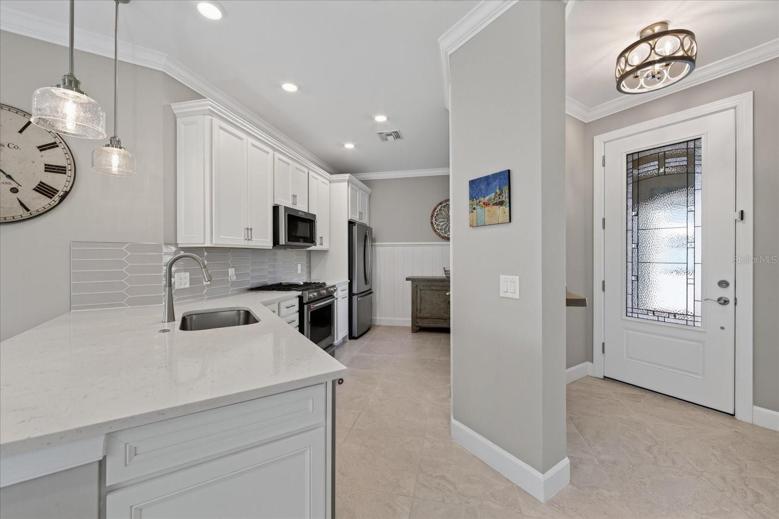 7653 SUMMERLAND CV — photo 4