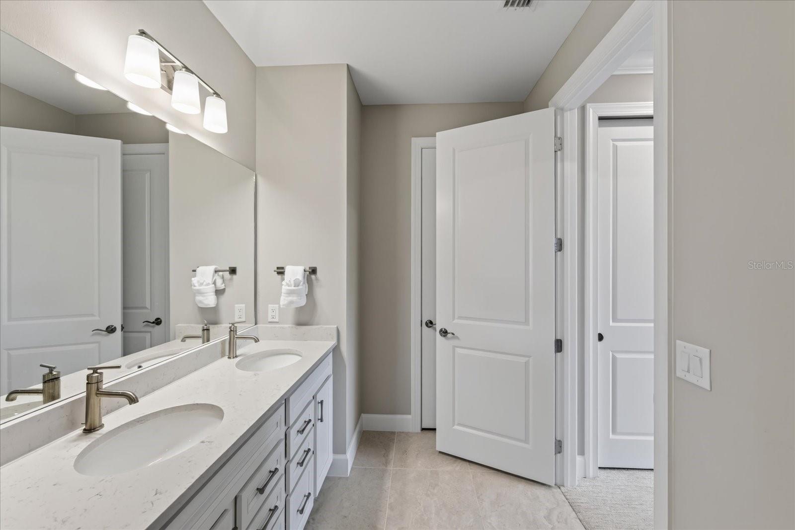 7653 SUMMERLAND CV — photo 19