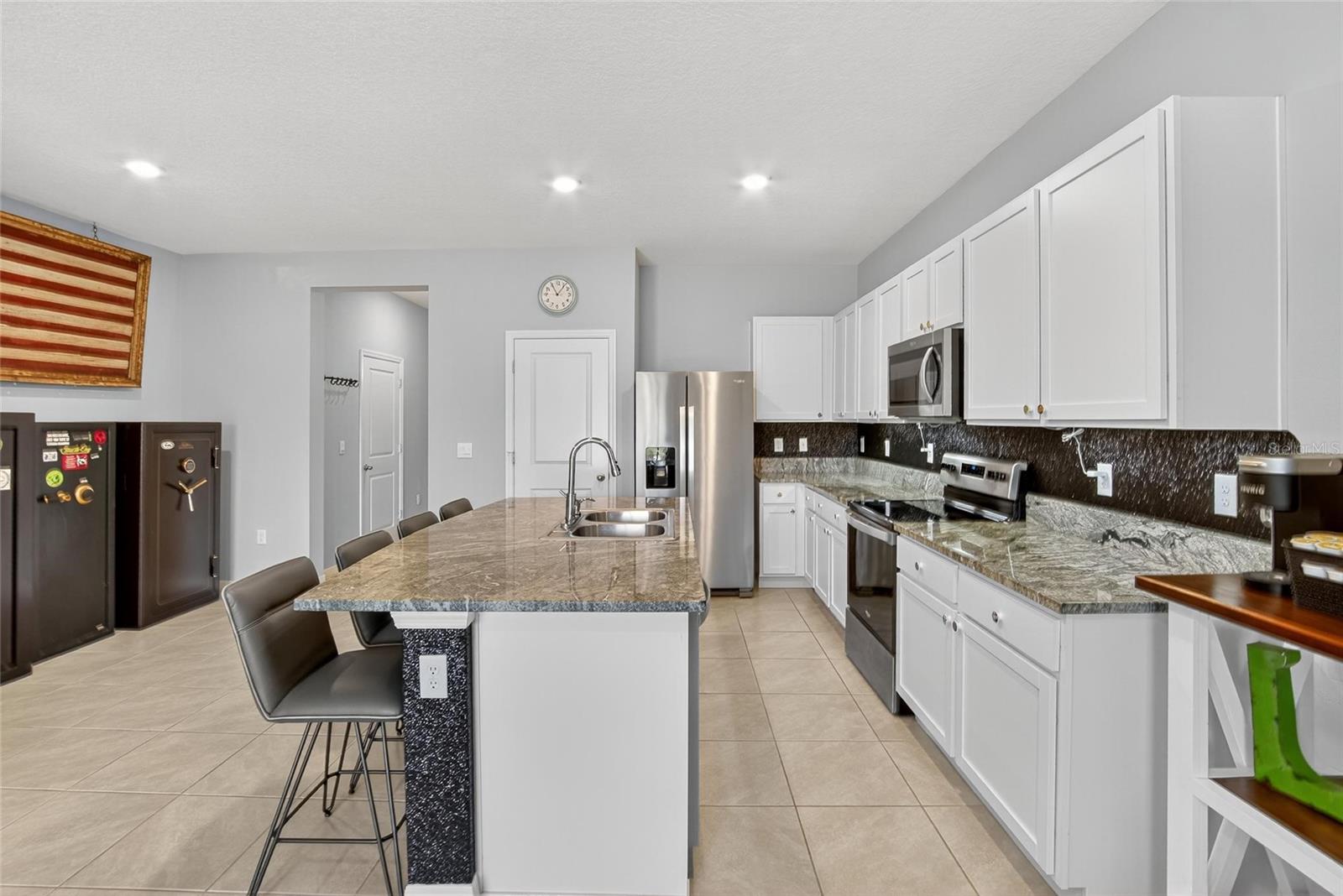 5055 CAPTAIN DAVIS DR — photo 6