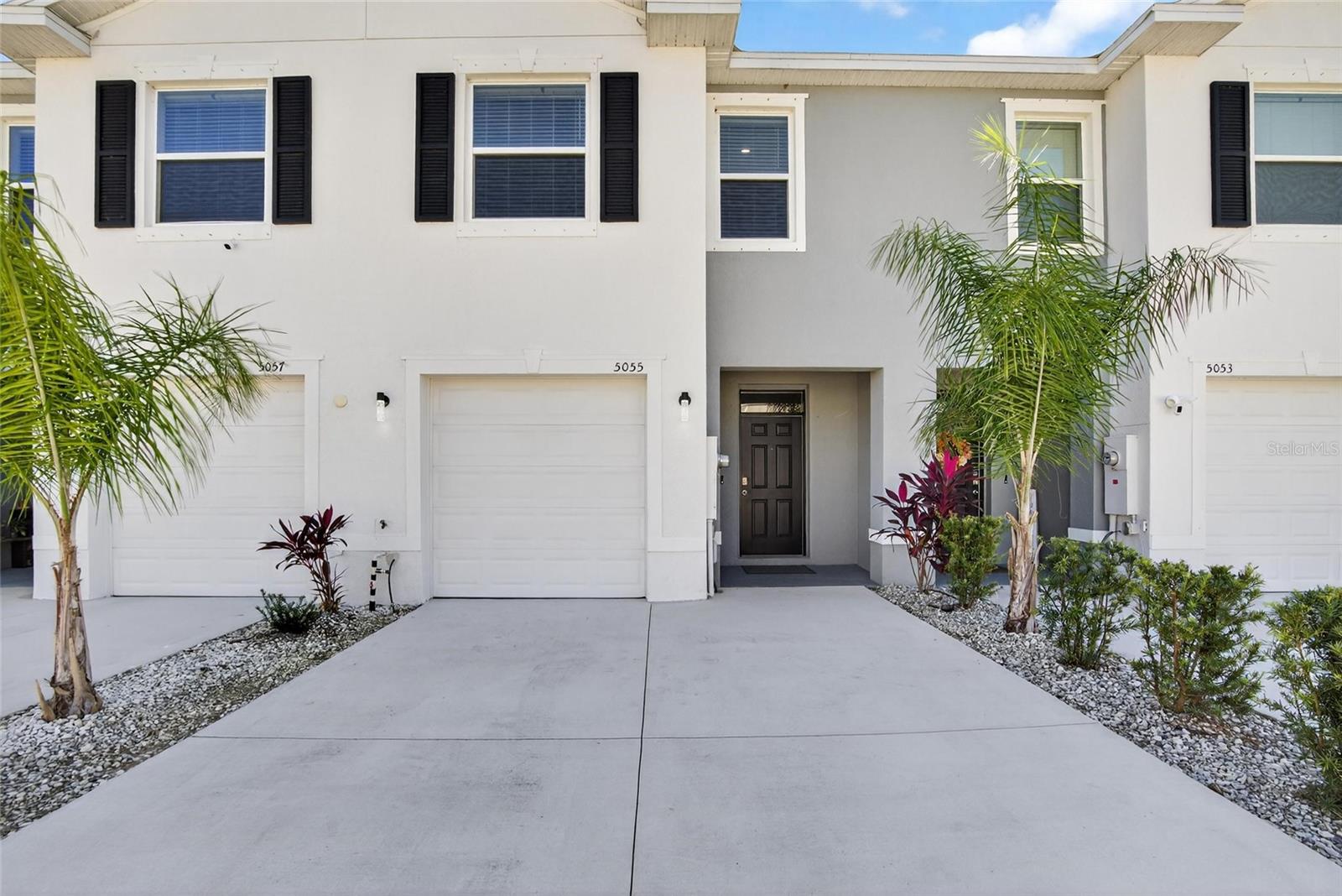 5055 CAPTAIN DAVIS DR — photo 2