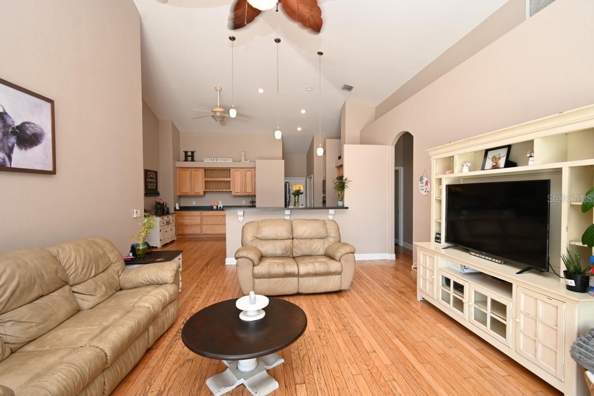 12106 PALM ST — photo 12