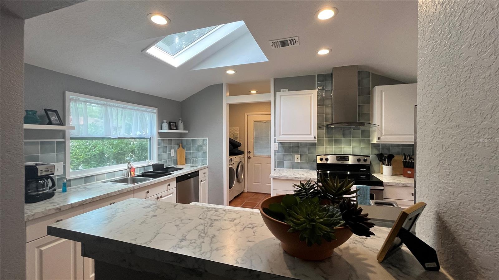 2301 W IDLEWILD AVE — photo 11
