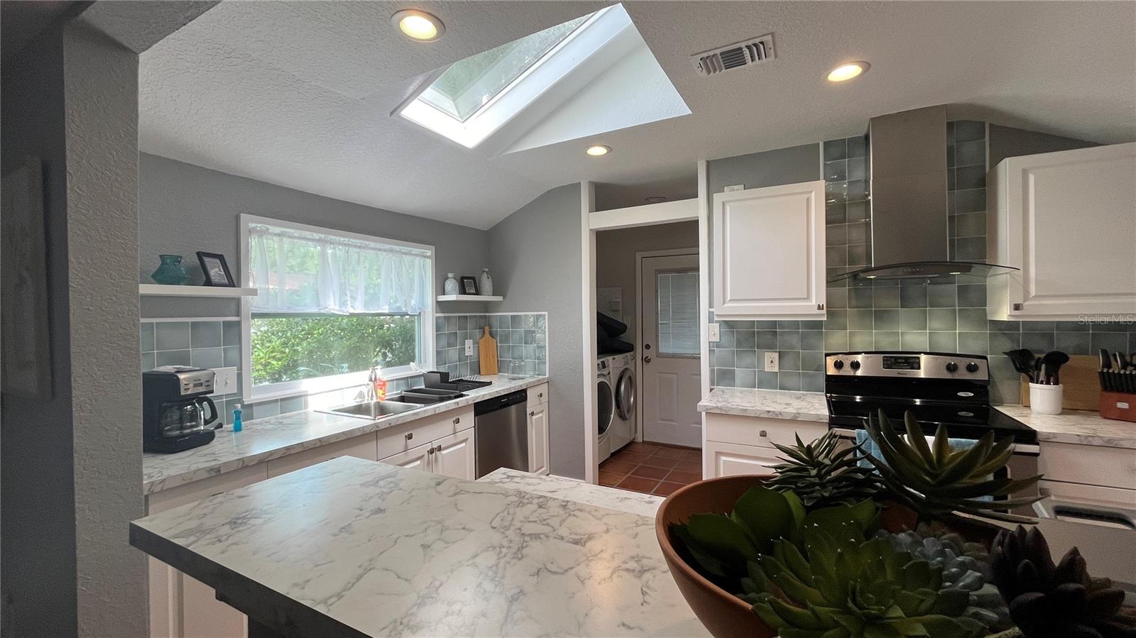 2301 W IDLEWILD AVE — photo 15