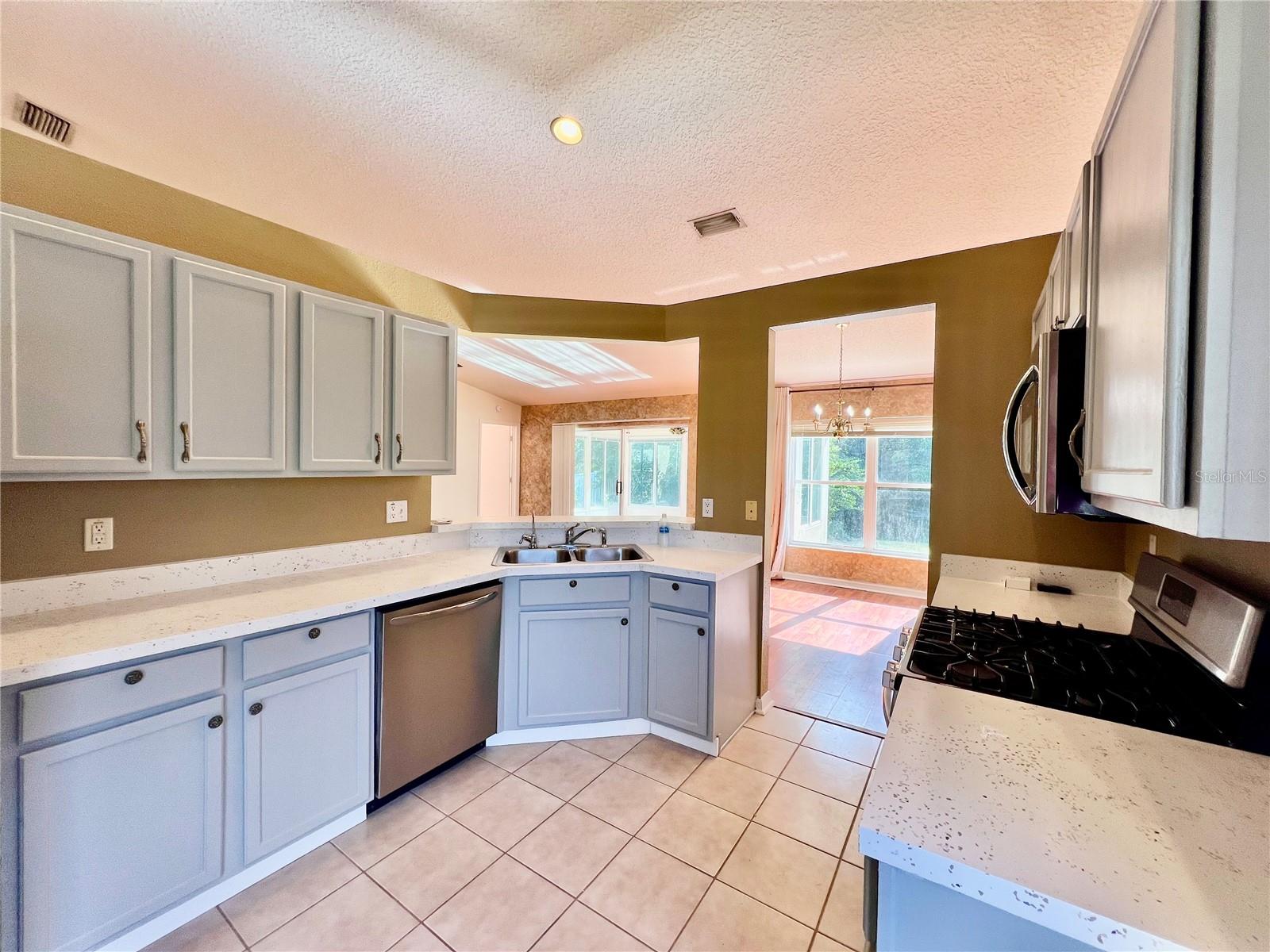 30728 IVERSON DR — photo 8