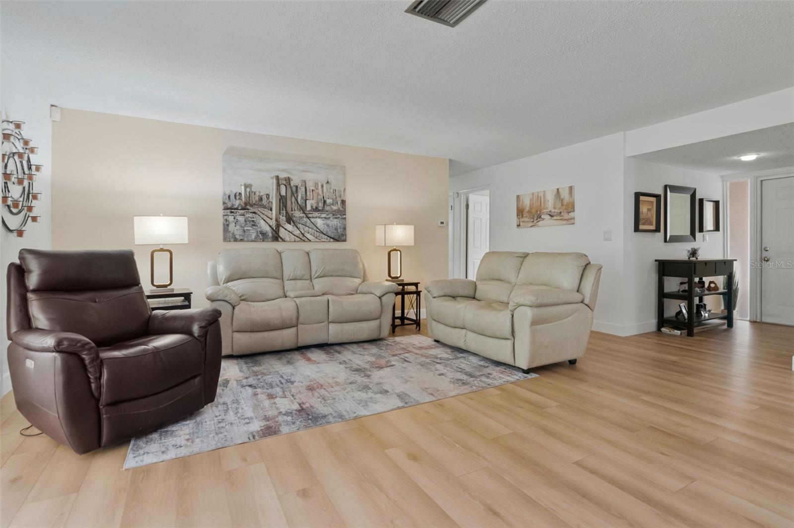 1150 BROOK DR W — photo 6