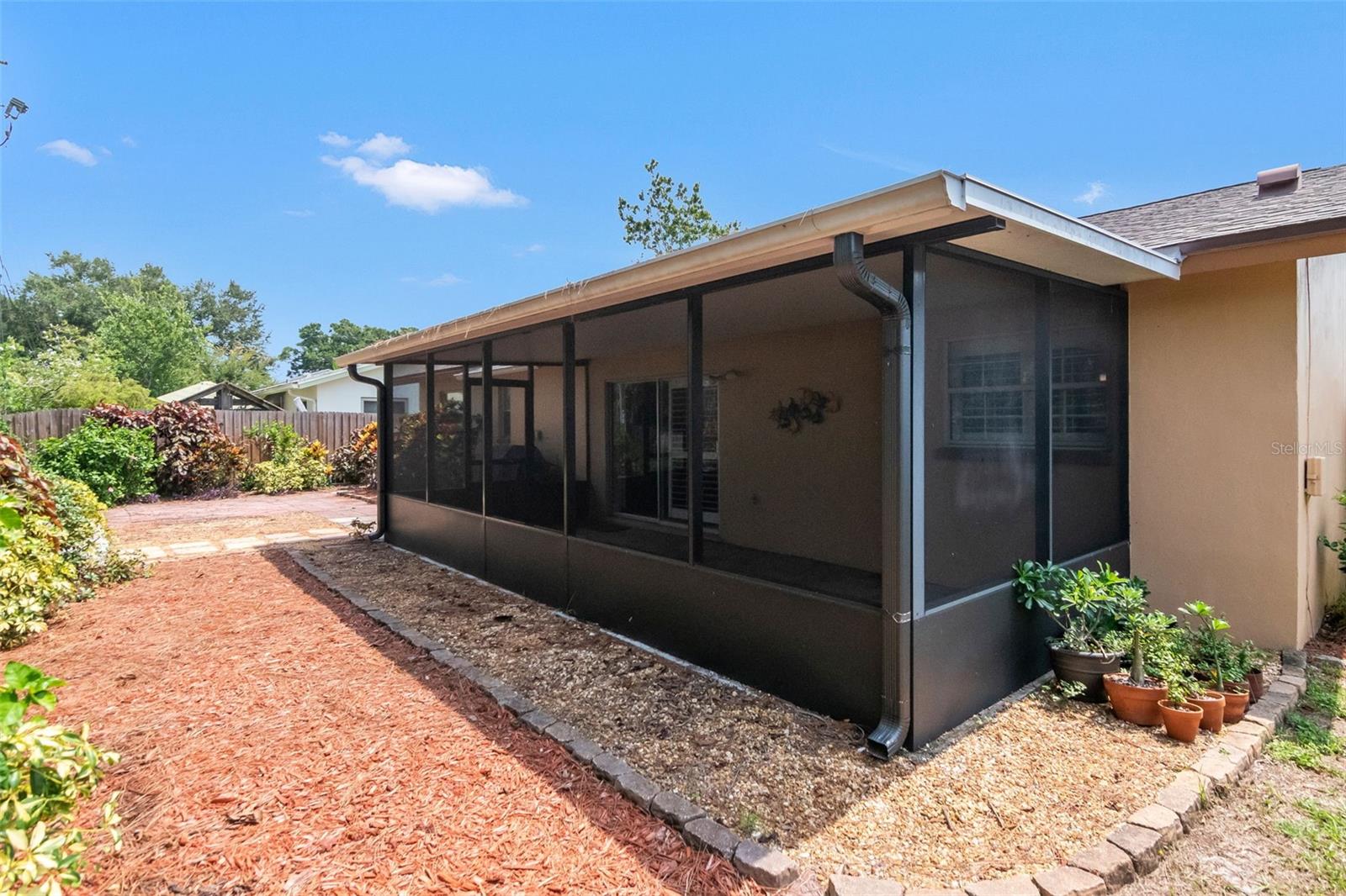 1150 BROOK DR W — photo 38