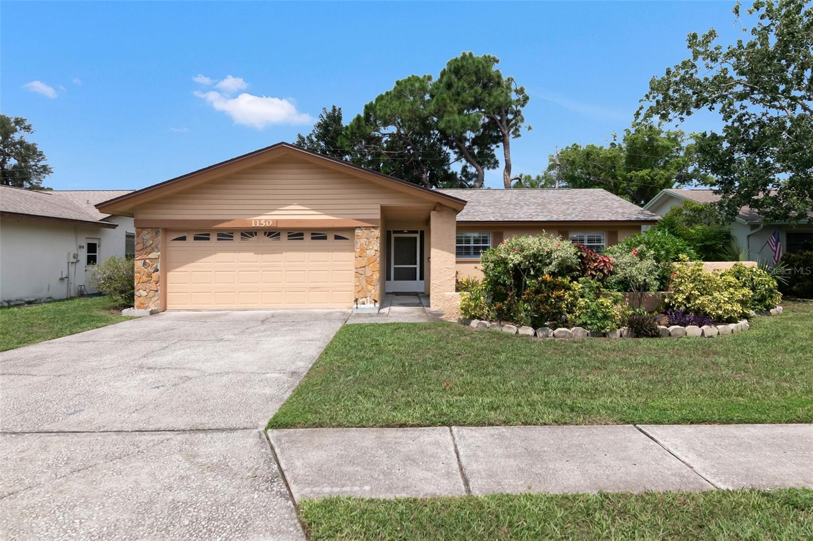 1150 BROOK DR W — photo 3