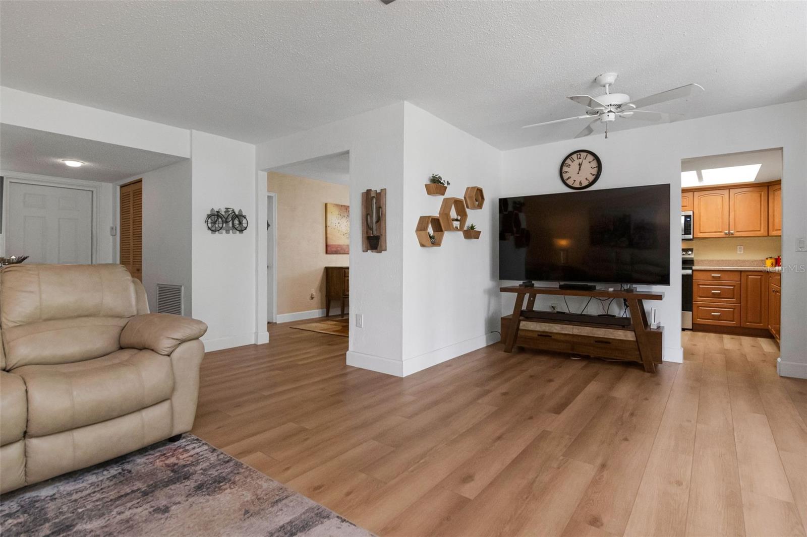 1150 BROOK DR W — photo 11