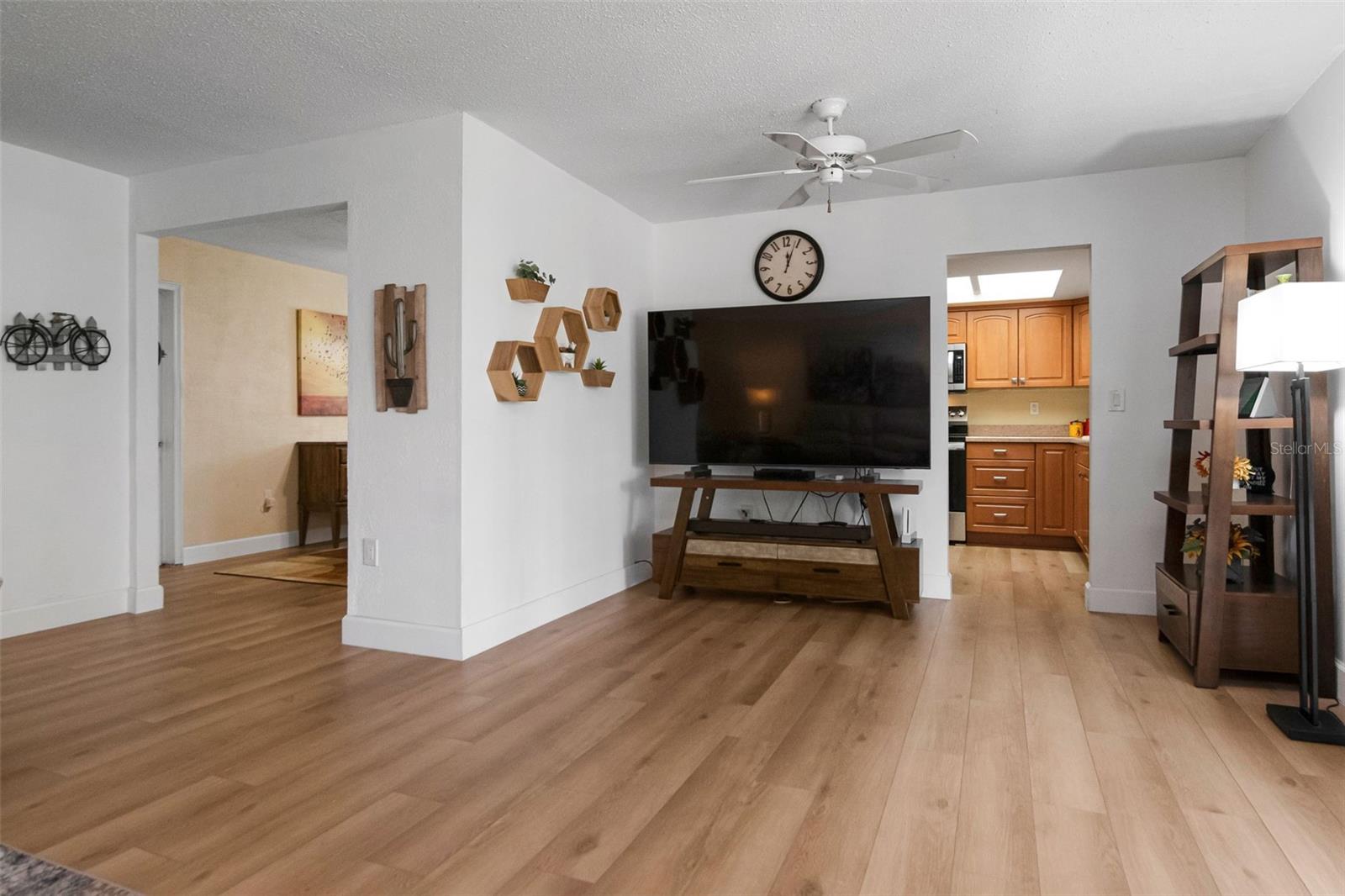 1150 BROOK DR W — photo 12