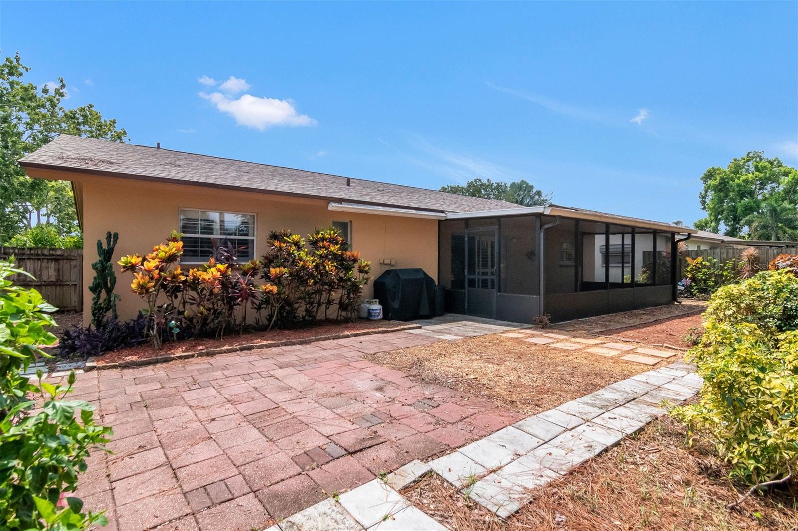 1150 BROOK DR W — photo 42
