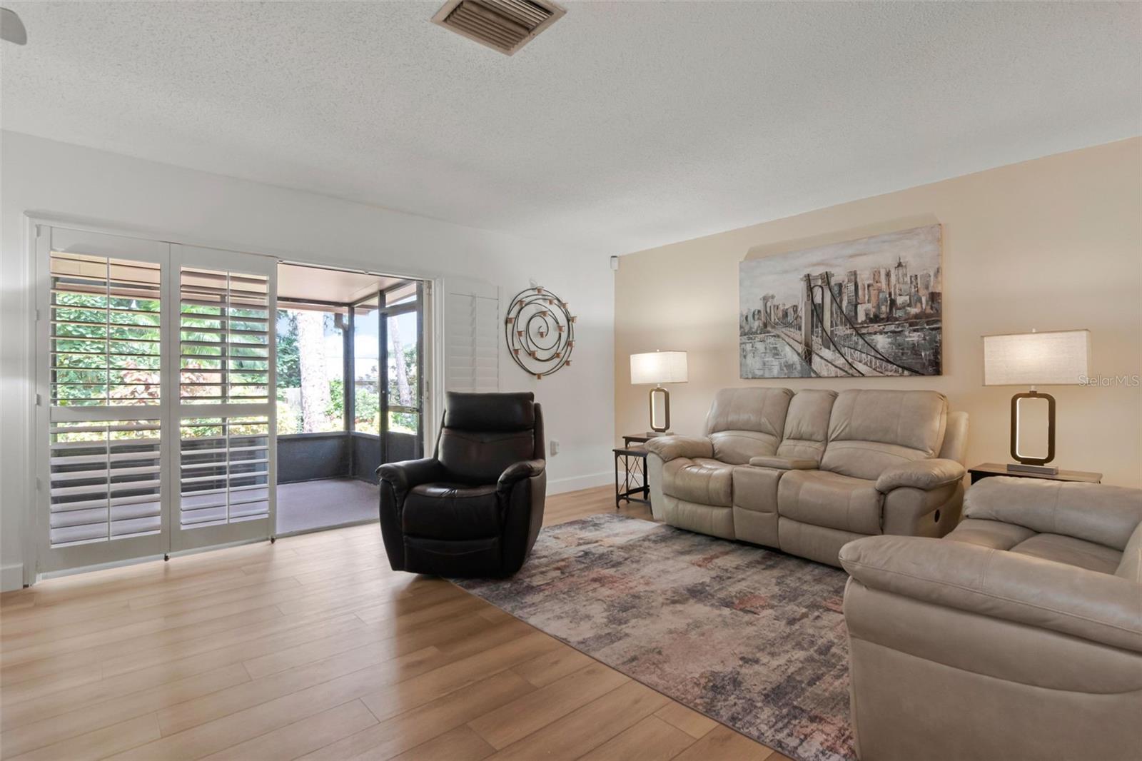 1150 BROOK DR W — photo 8