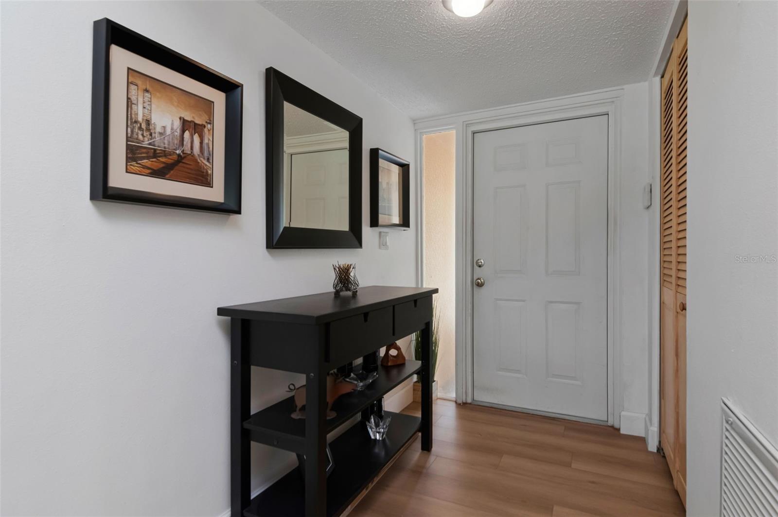 1150 BROOK DR W — photo 4