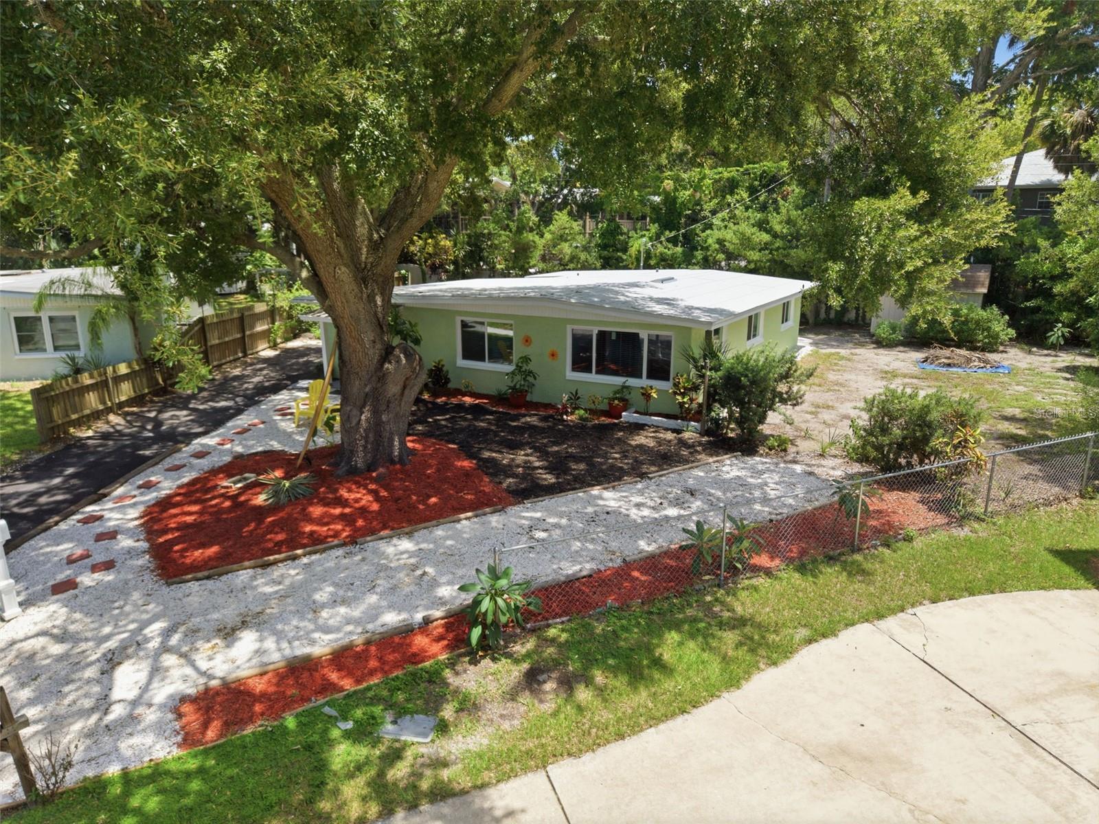 1516 ADELE PL — photo 45
