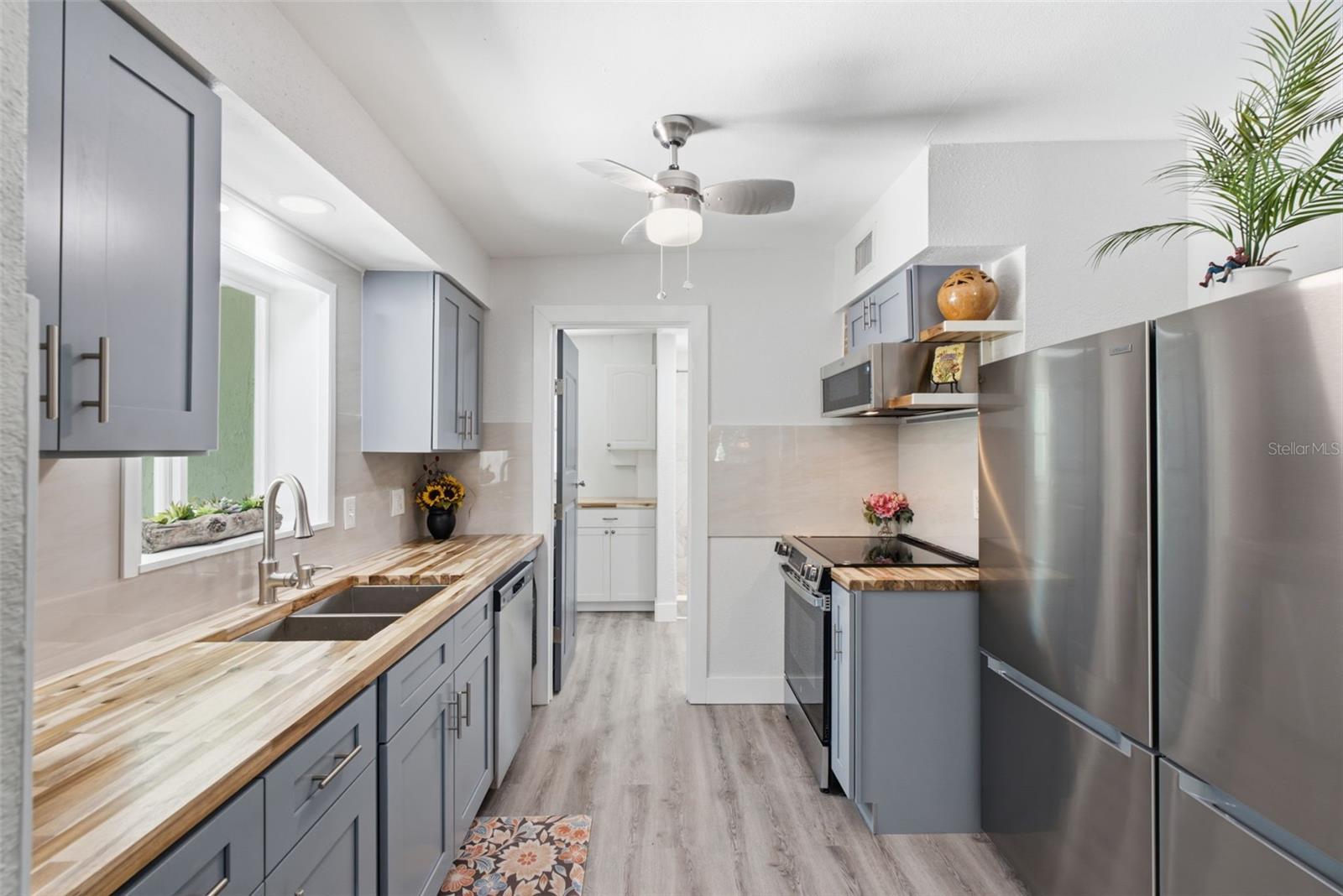1516 ADELE PL — photo 18