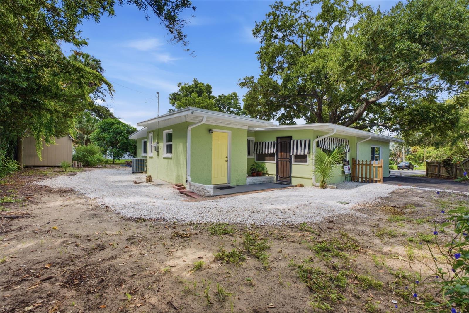 1516 ADELE PL — photo 39