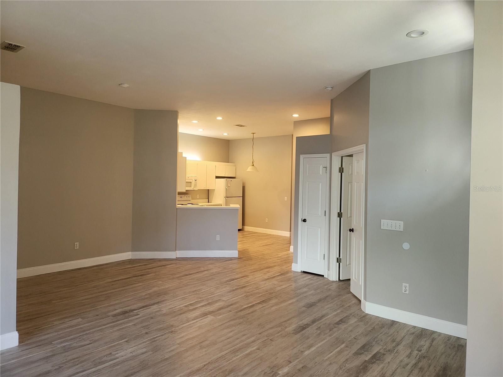 502 CATALINA ISLES CIR — photo 8