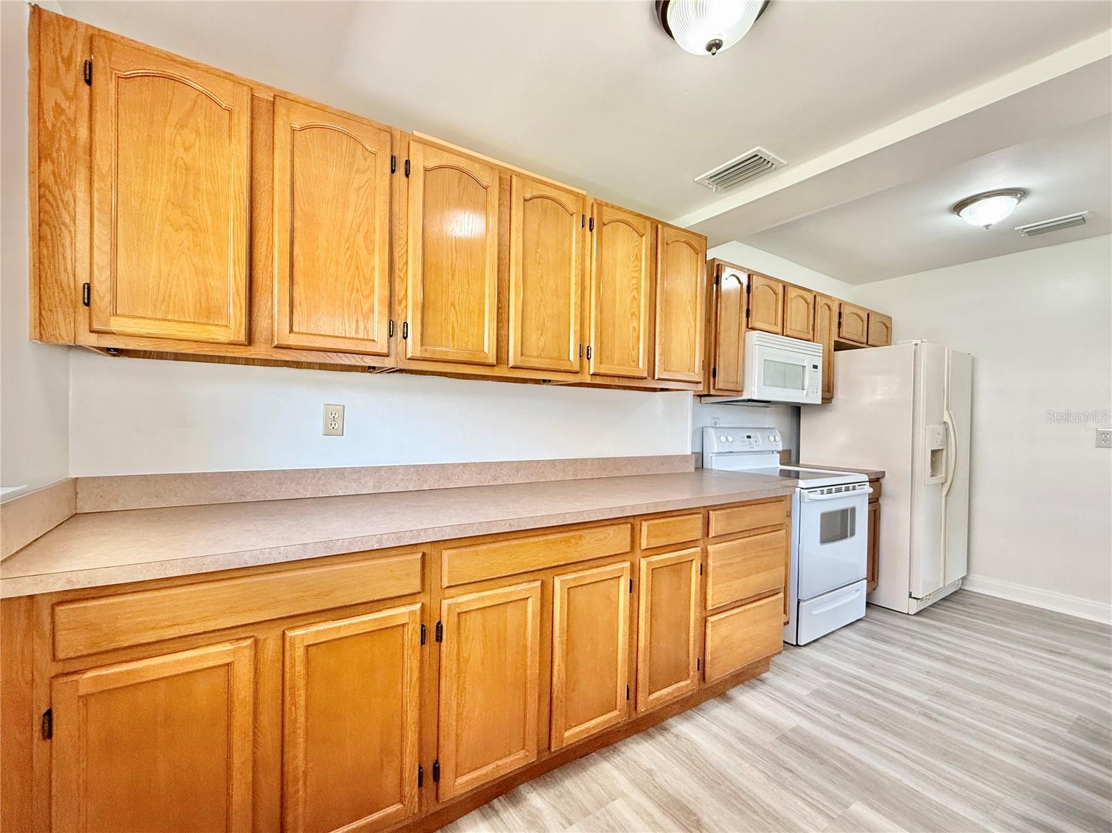7810 FELICE AVE — photo 10