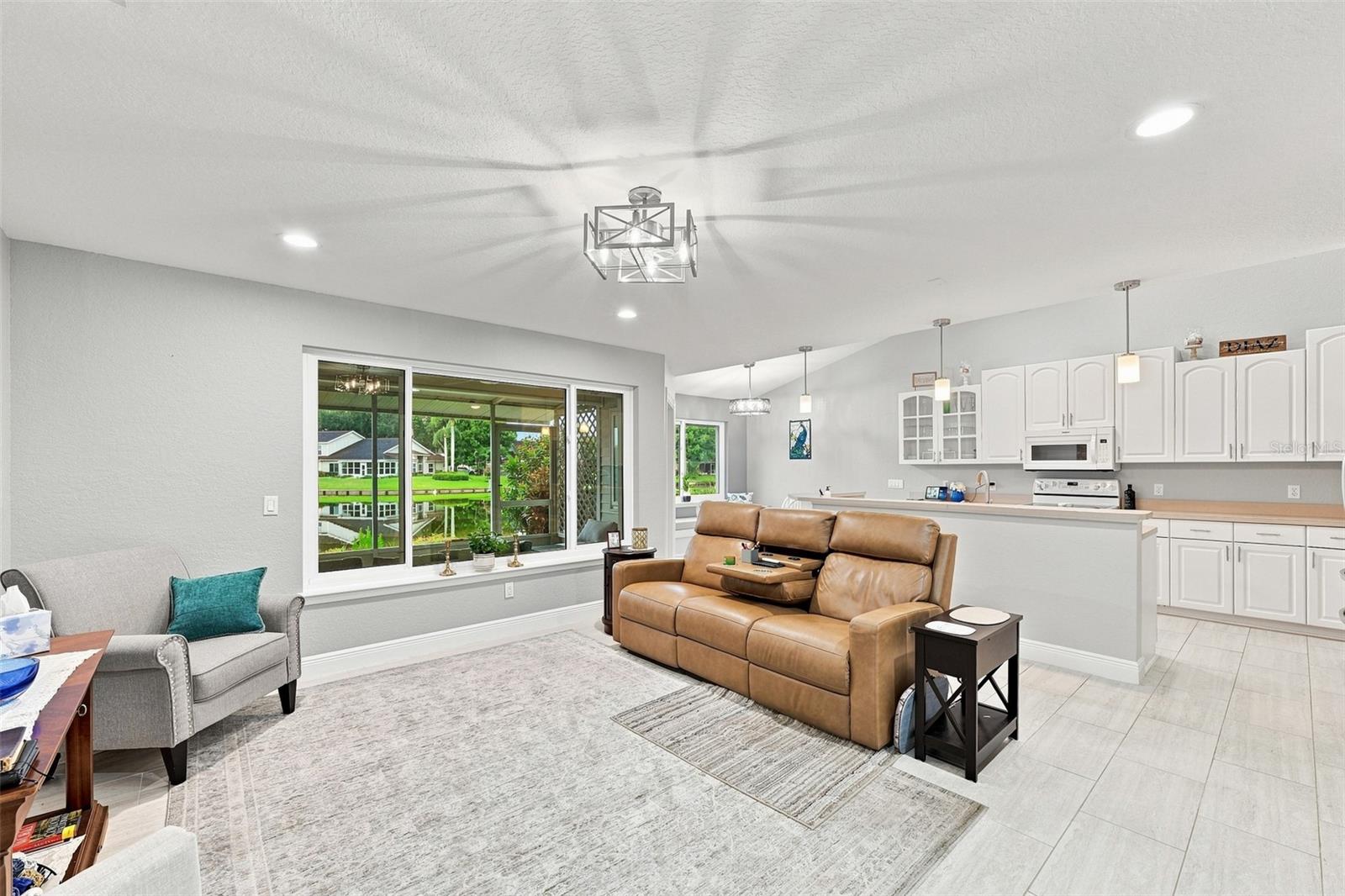 1821 LAKE HERON DR — photo 5