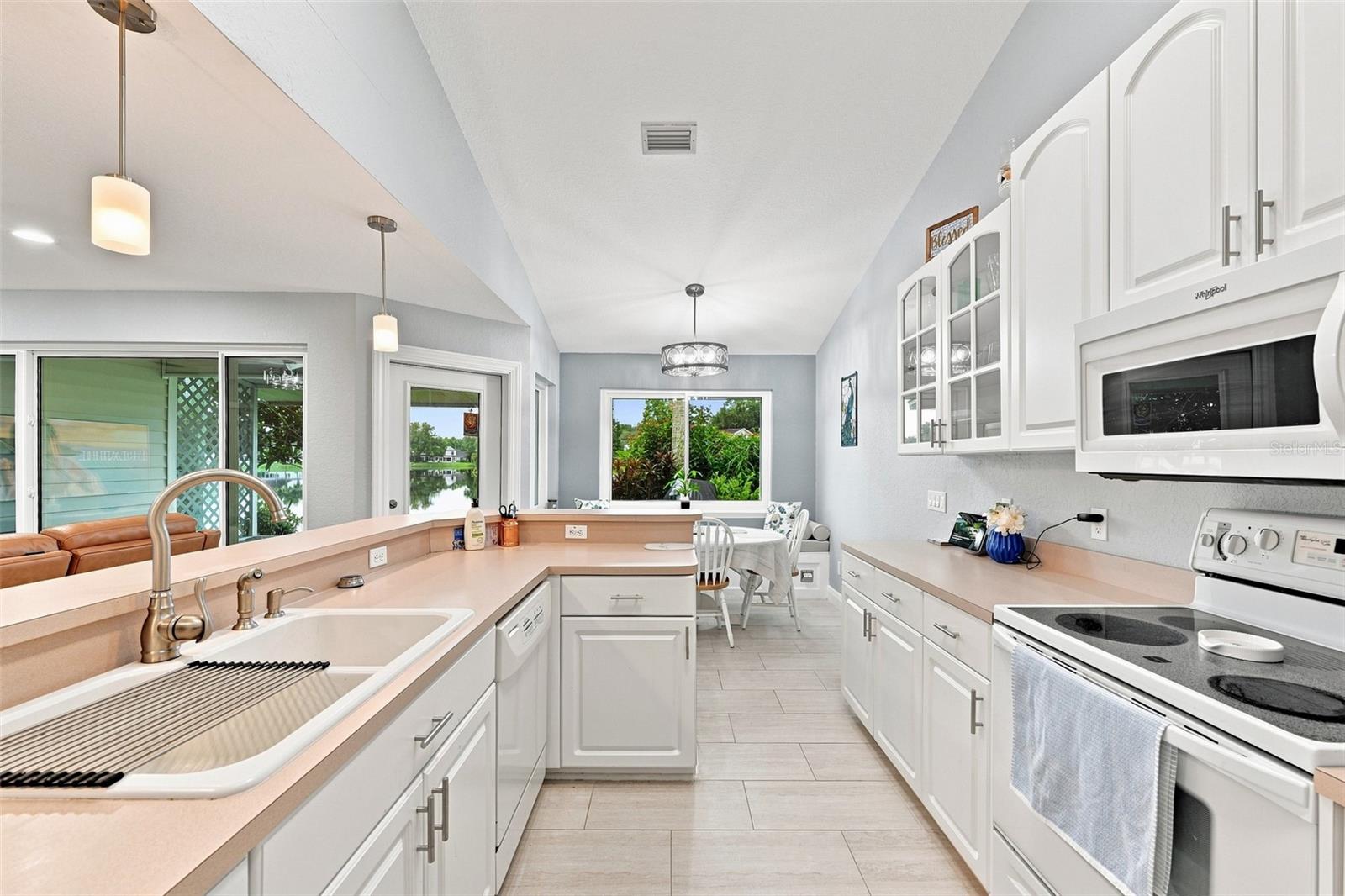 1821 LAKE HERON DR — photo 11