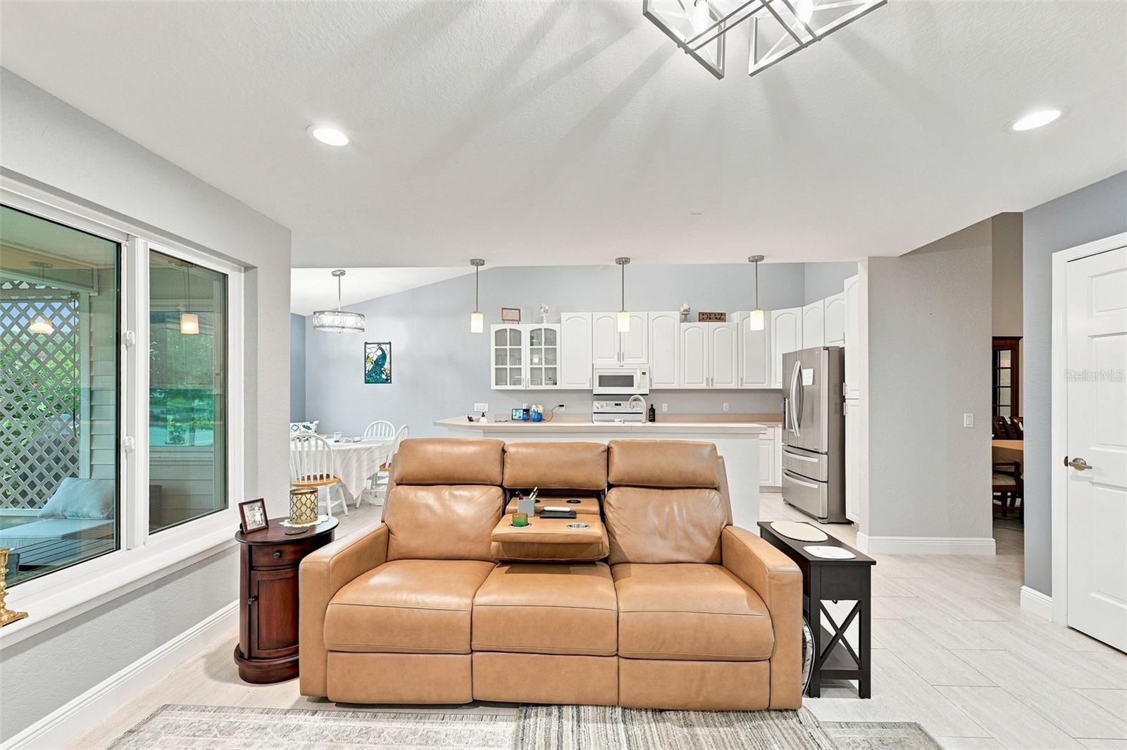 1821 LAKE HERON DR — photo 6