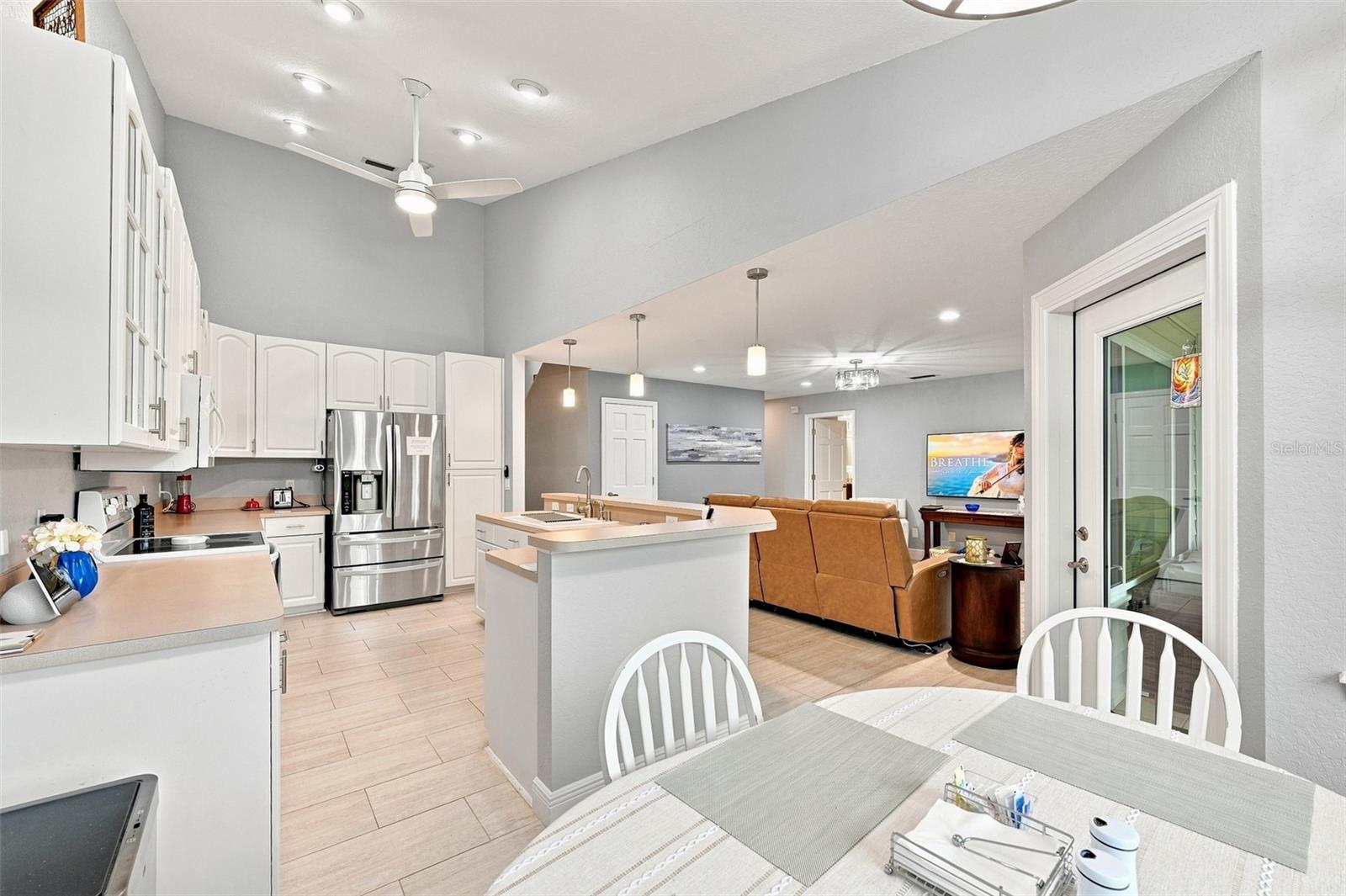 1821 LAKE HERON DR — photo 12