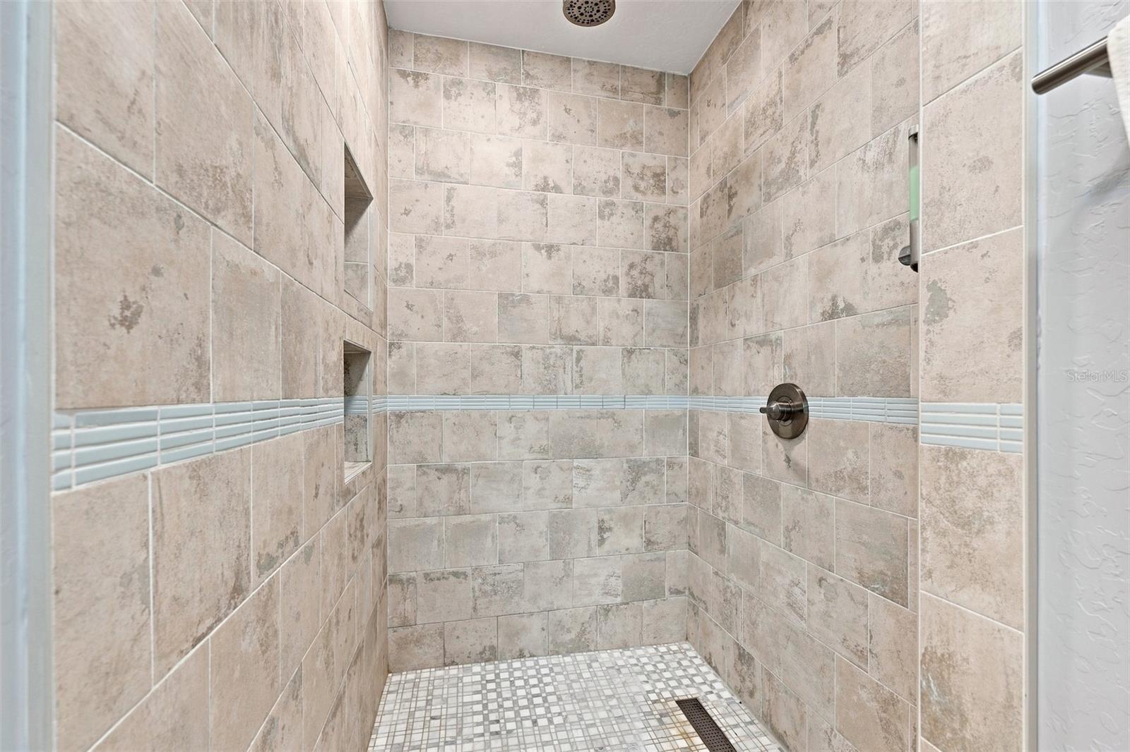 1821 LAKE HERON DR — photo 23