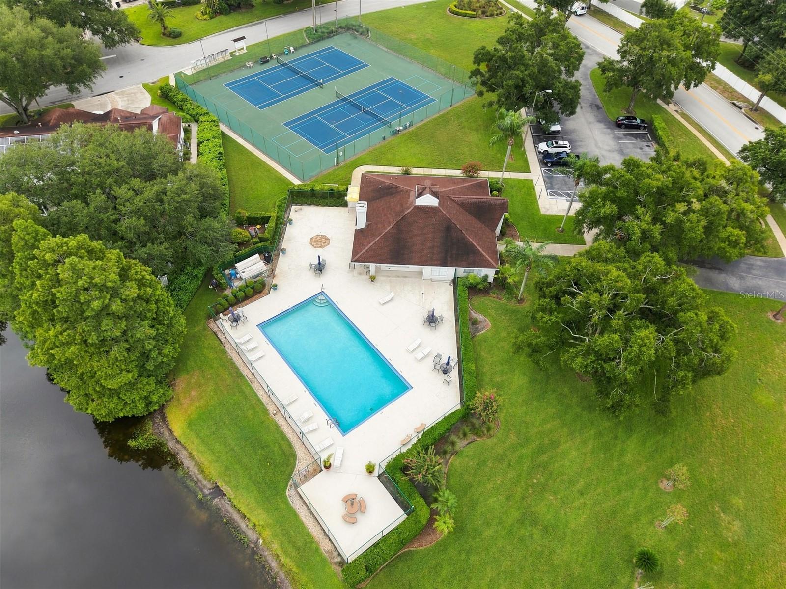 1821 LAKE HERON DR — photo 47