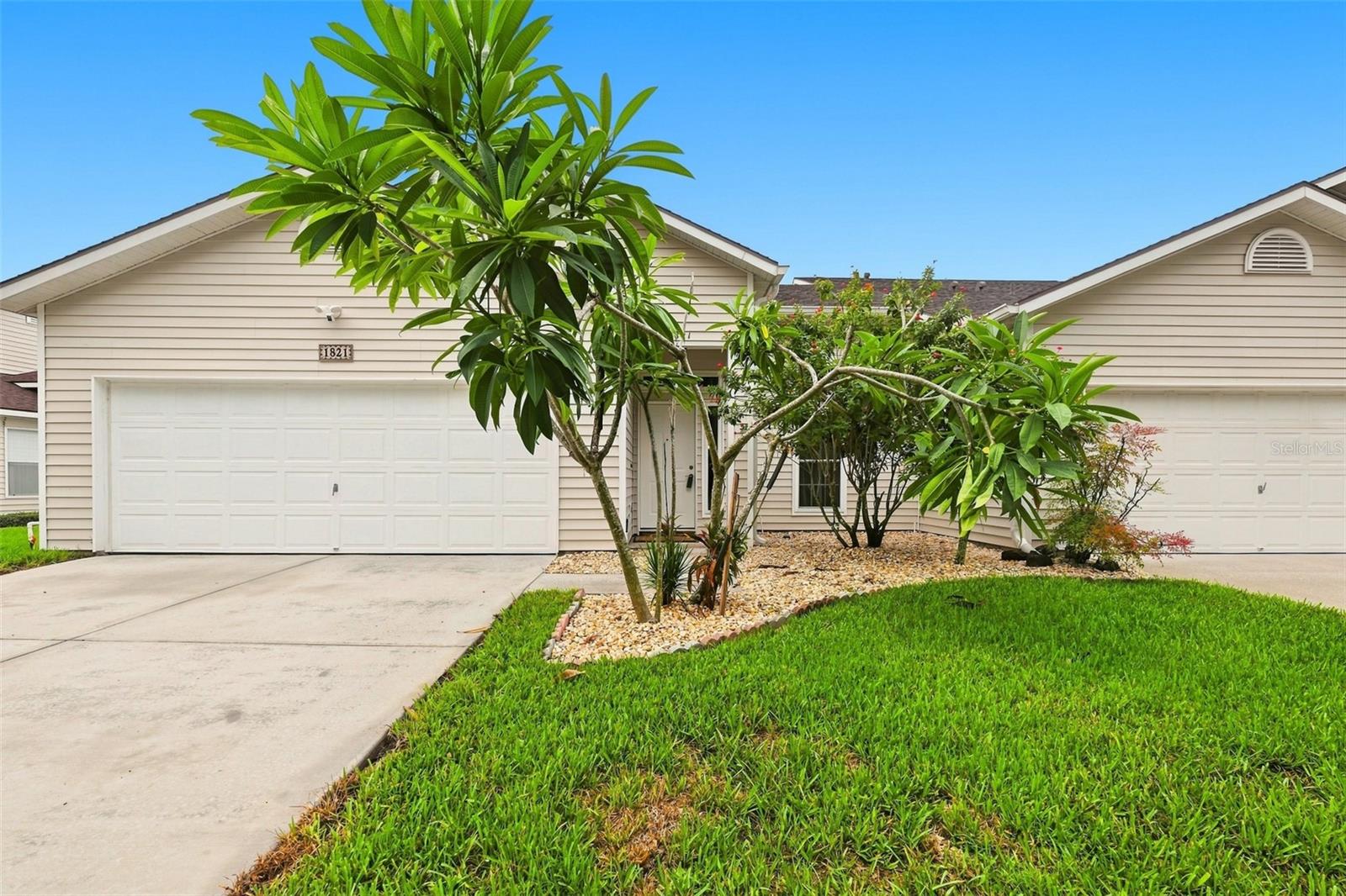 1821 LAKE HERON DR — photo 39