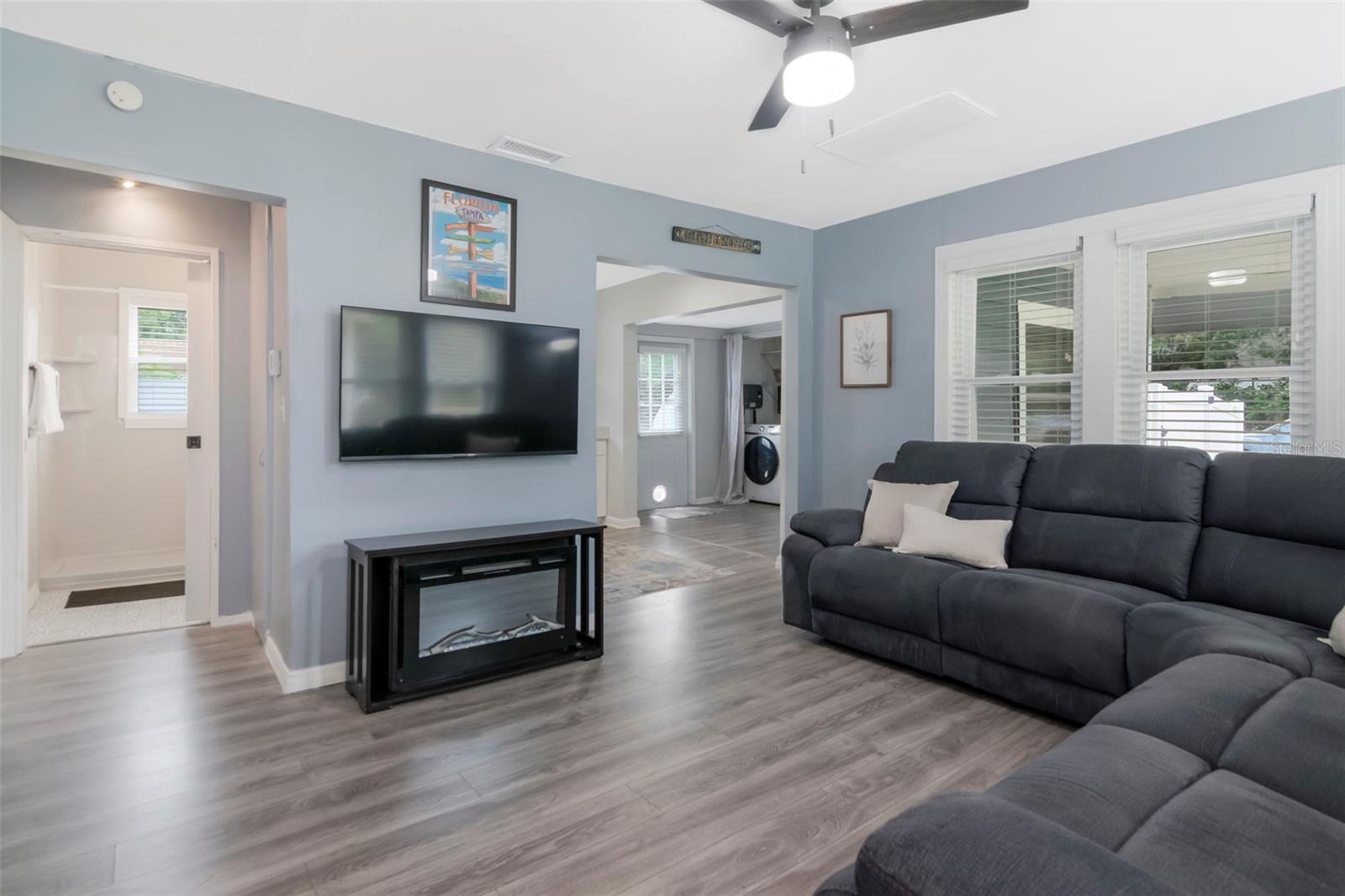 1716 W SITKA ST — photo 5