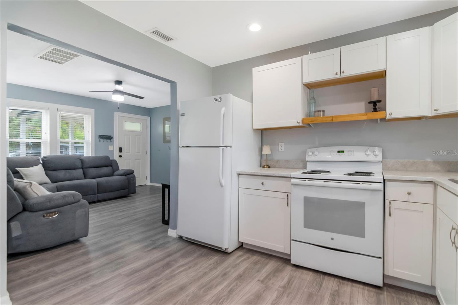 1716 W SITKA ST — photo 18