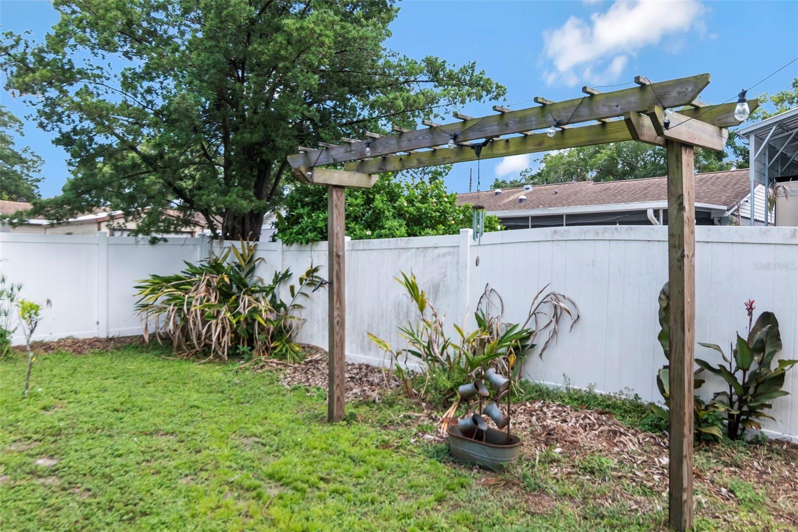 1716 W SITKA ST — photo 29