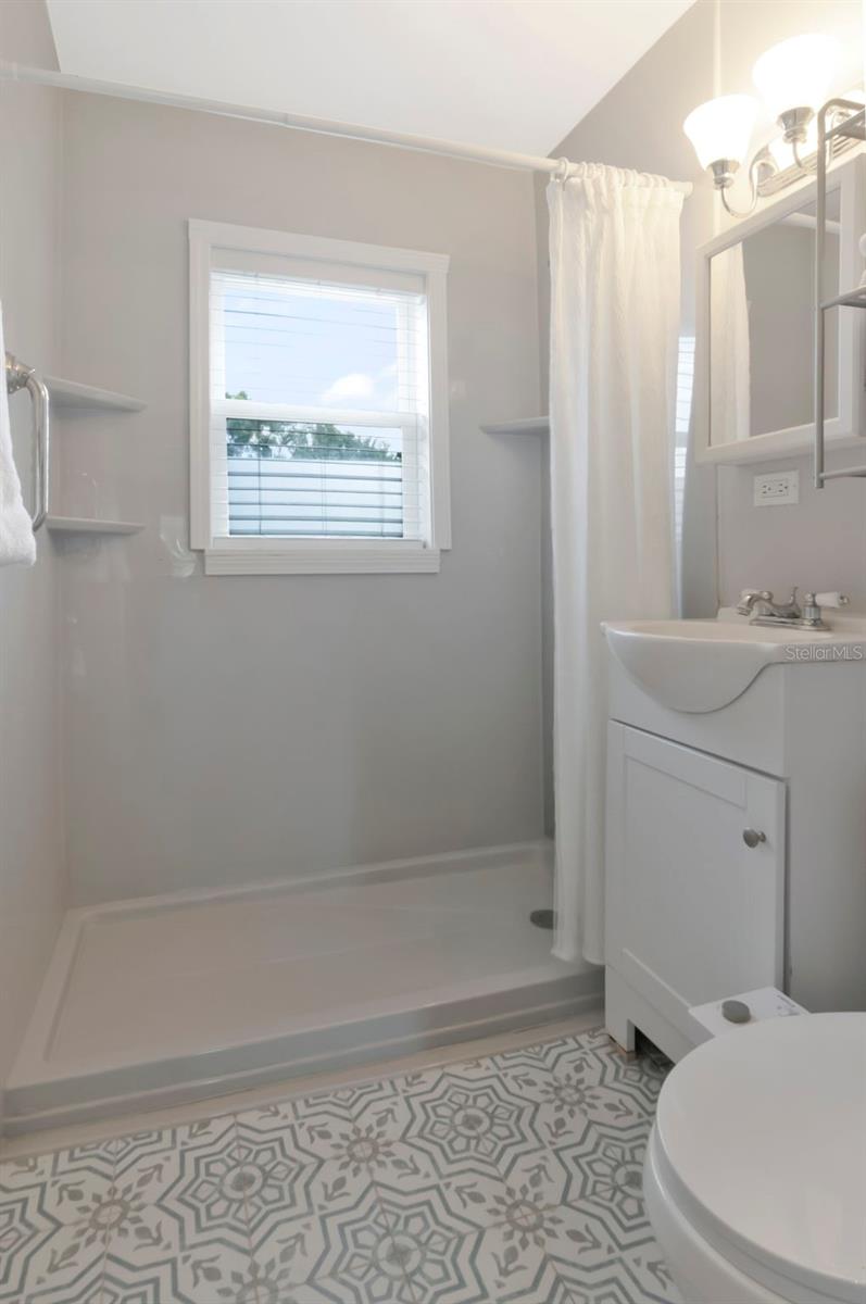 1716 W SITKA ST — photo 15