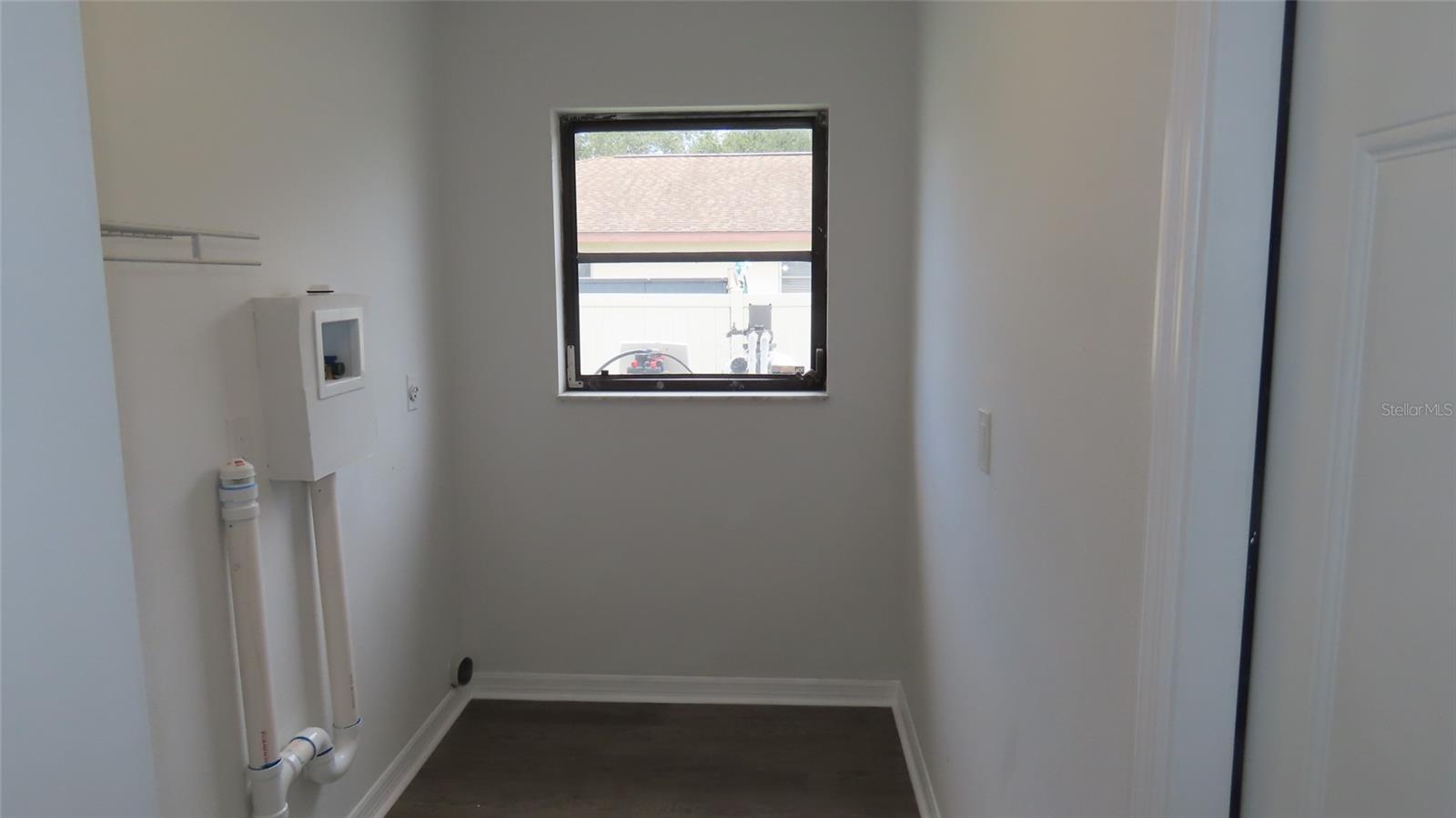 807 NECTAR RD — photo 37