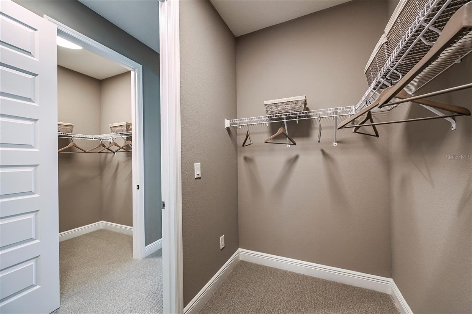 5373 WOLF CREEK DR — photo 8