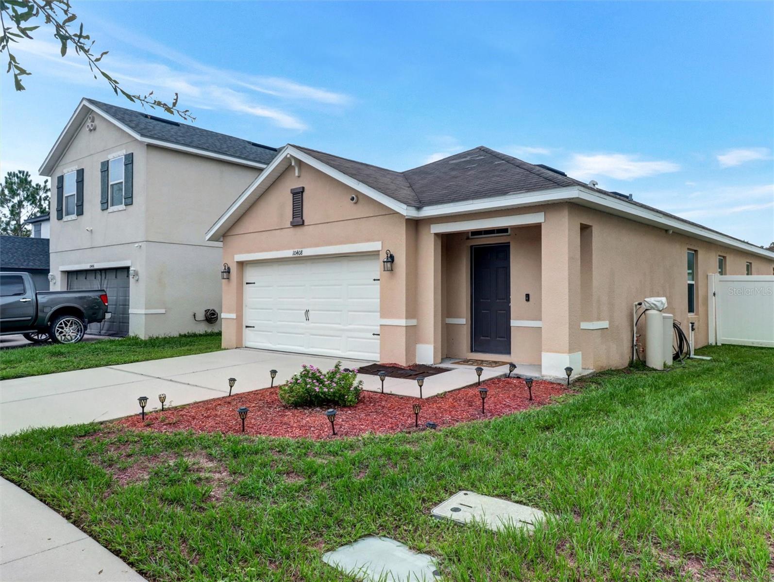 10408 WHISPERING HAMMOCK DR — photo 2