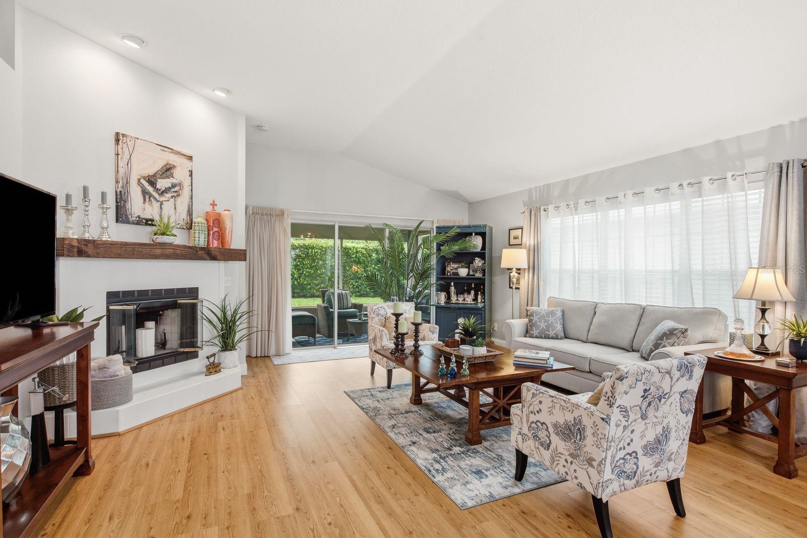 11328 HOLLANDER AVE — photo 8