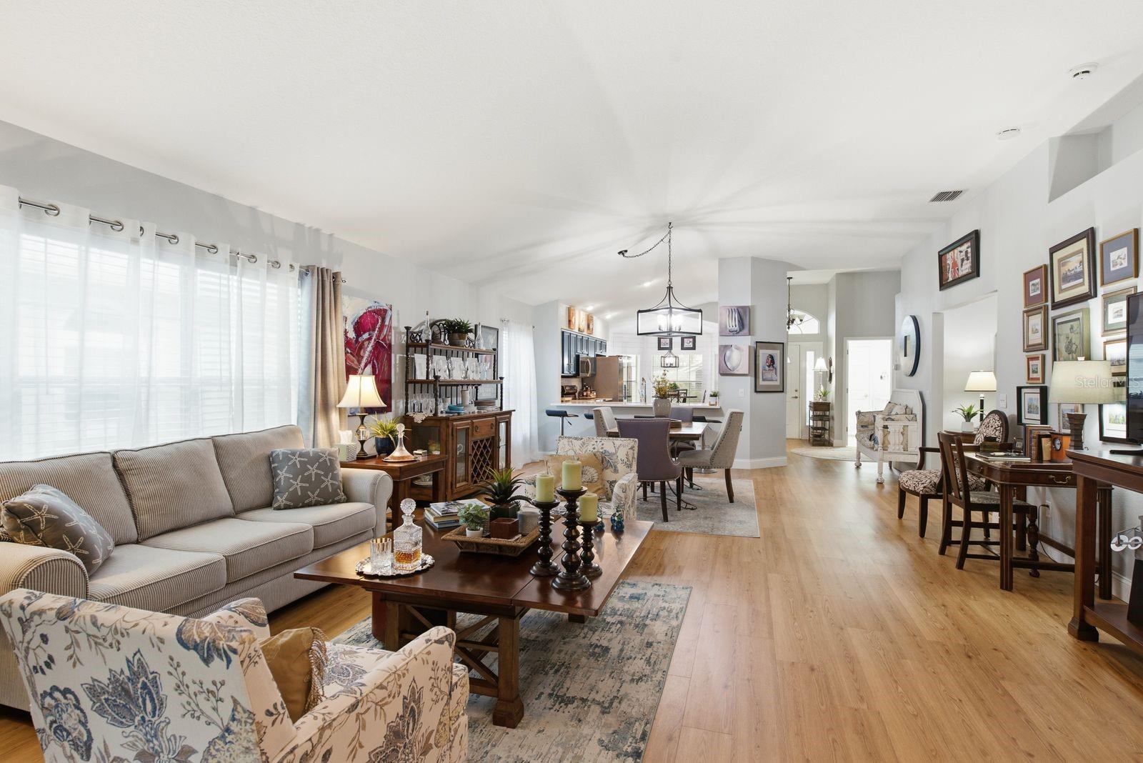 11328 HOLLANDER AVE — photo 10