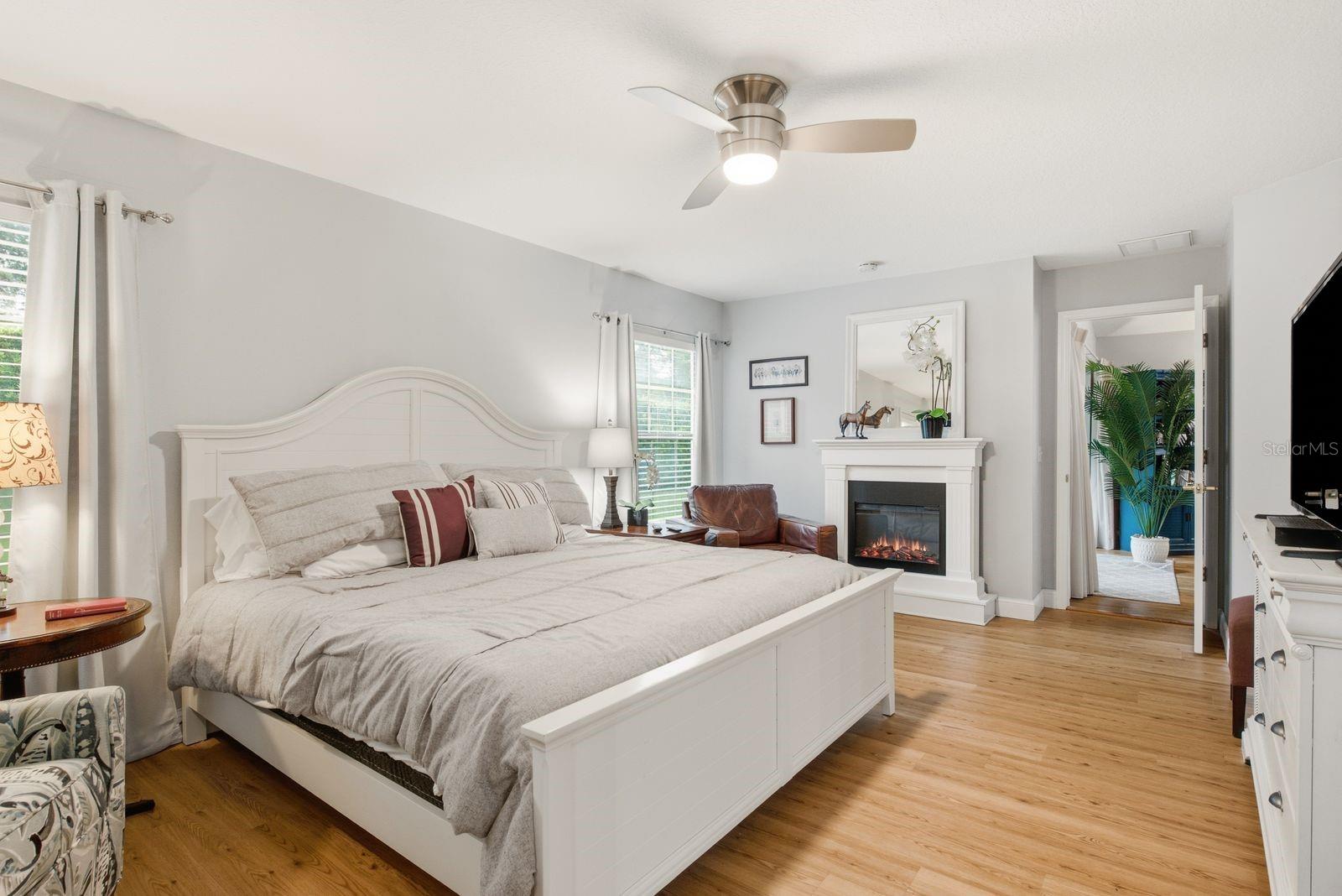 11328 HOLLANDER AVE — photo 16
