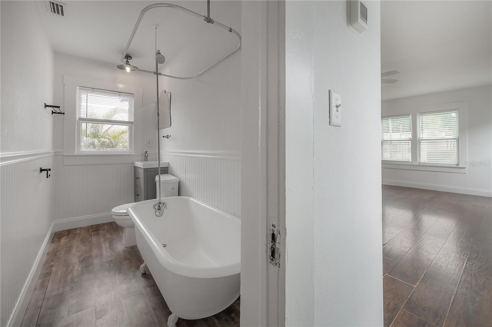 405 E CAYUGA ST — photo 21