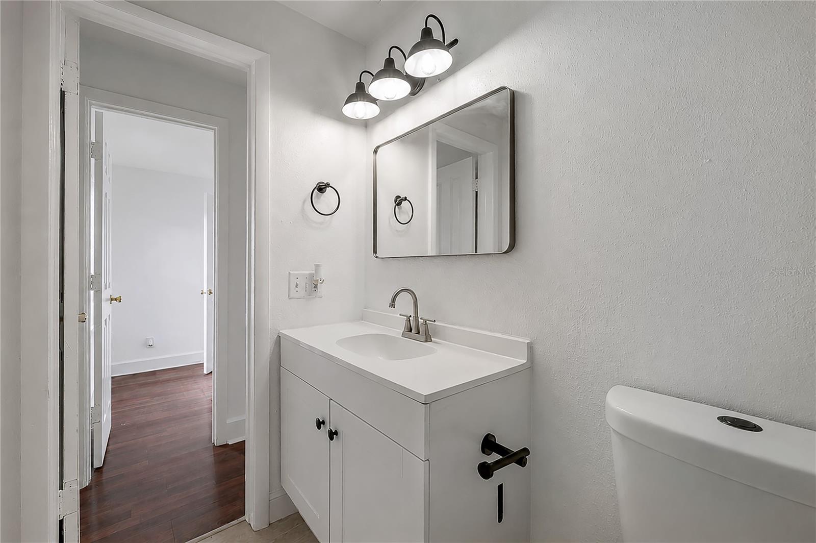 405 E CAYUGA ST — photo 42